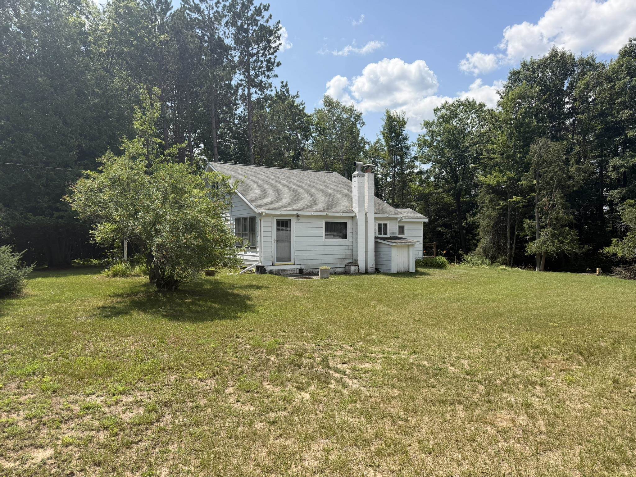 Photo 3 of Single family home for sale at 3530 S Vandermeulen Rd, Lake City, MI 49651 | MLS# 80073516 | Listing updated on 2026-09-17