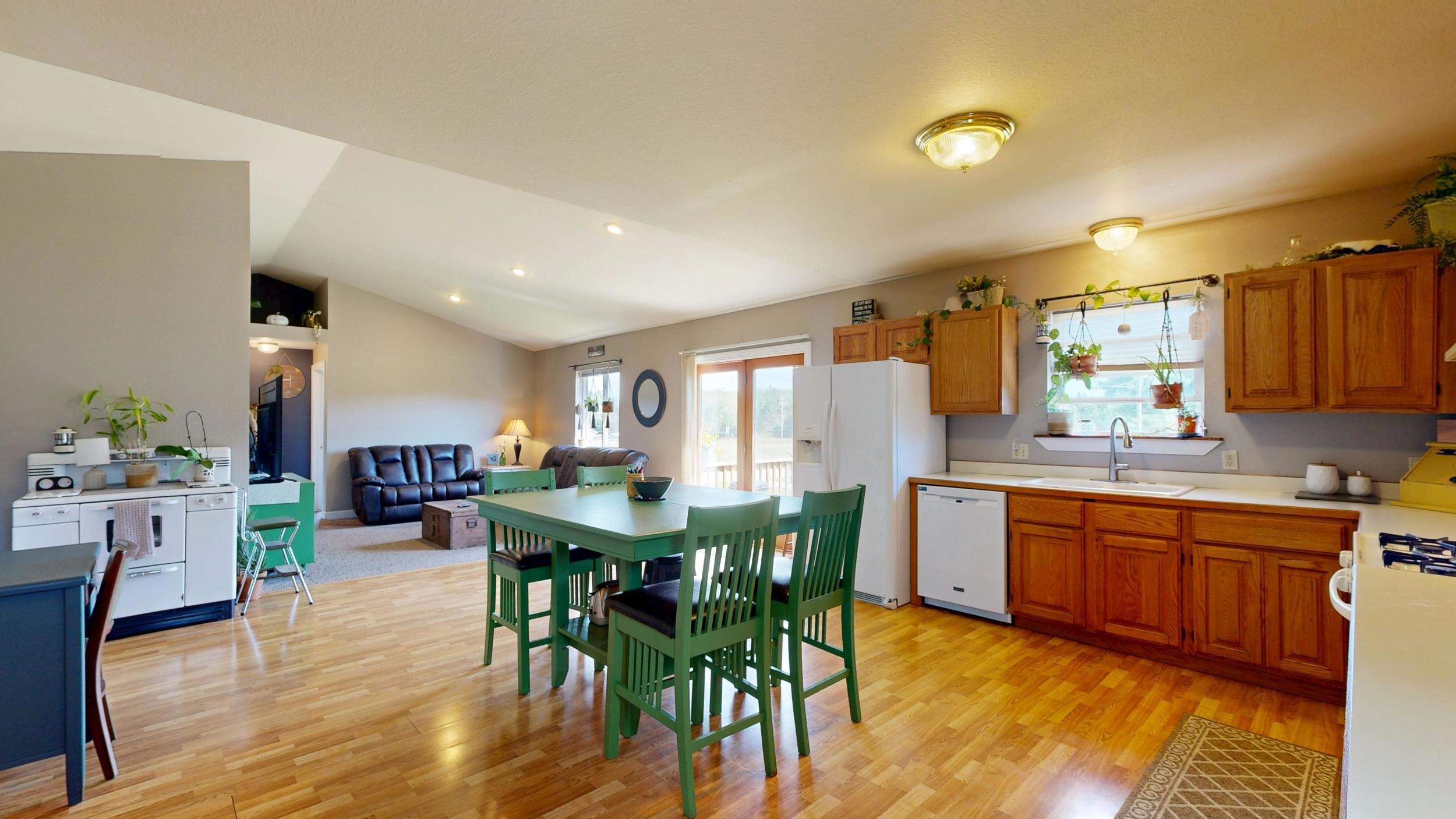 Photo 2 of Single family home for sale at 4101 W Battle Rd, Farwell, MI 48622 | MLS# 79080073528 | Listing updated on 2026-09-17
