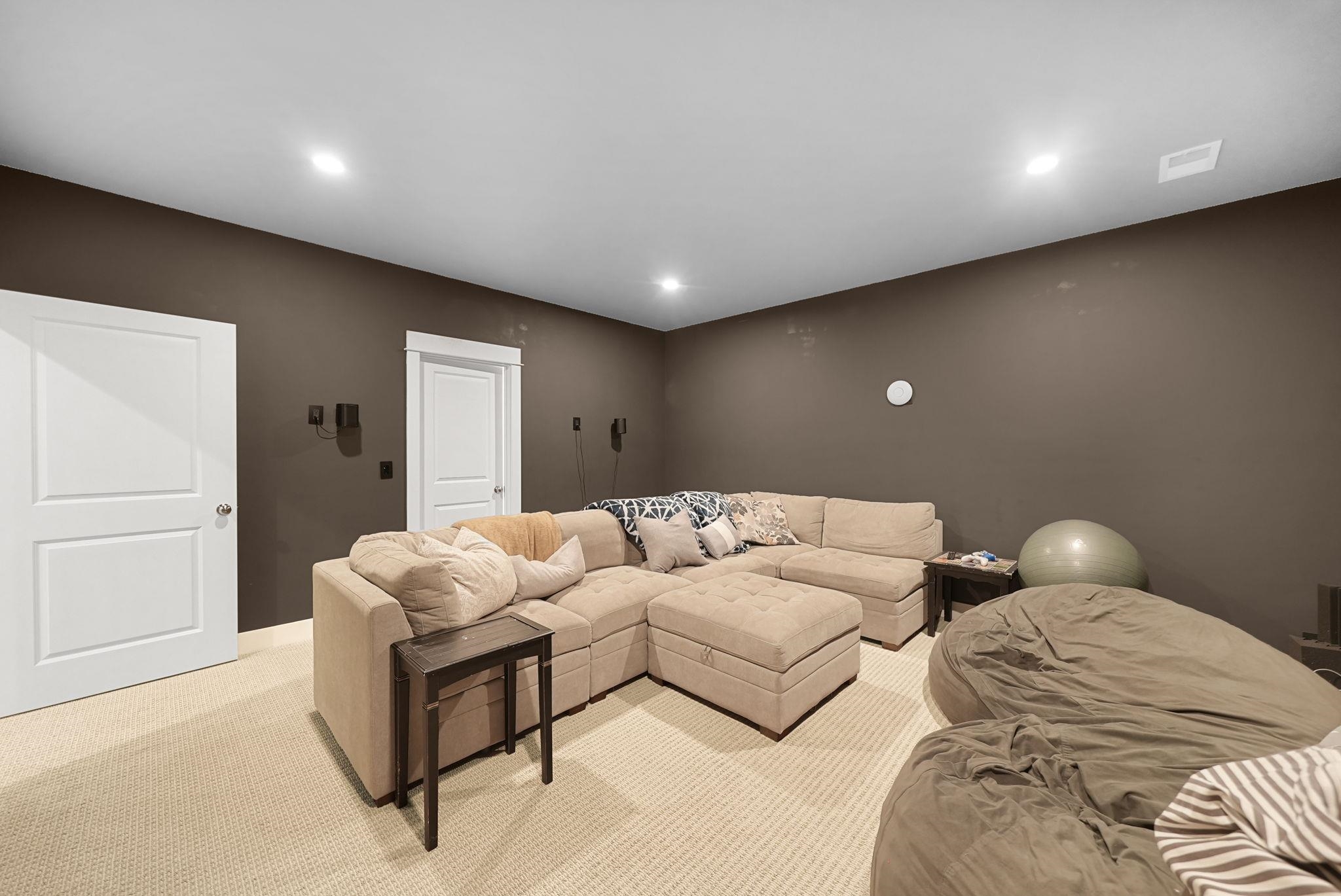 Photo 4 of Single family home for sale at 9351 E Summerfield Dr, Traverse City, MI 49684 | MLS# 78080073530 | Listing updated on 2026-09-16