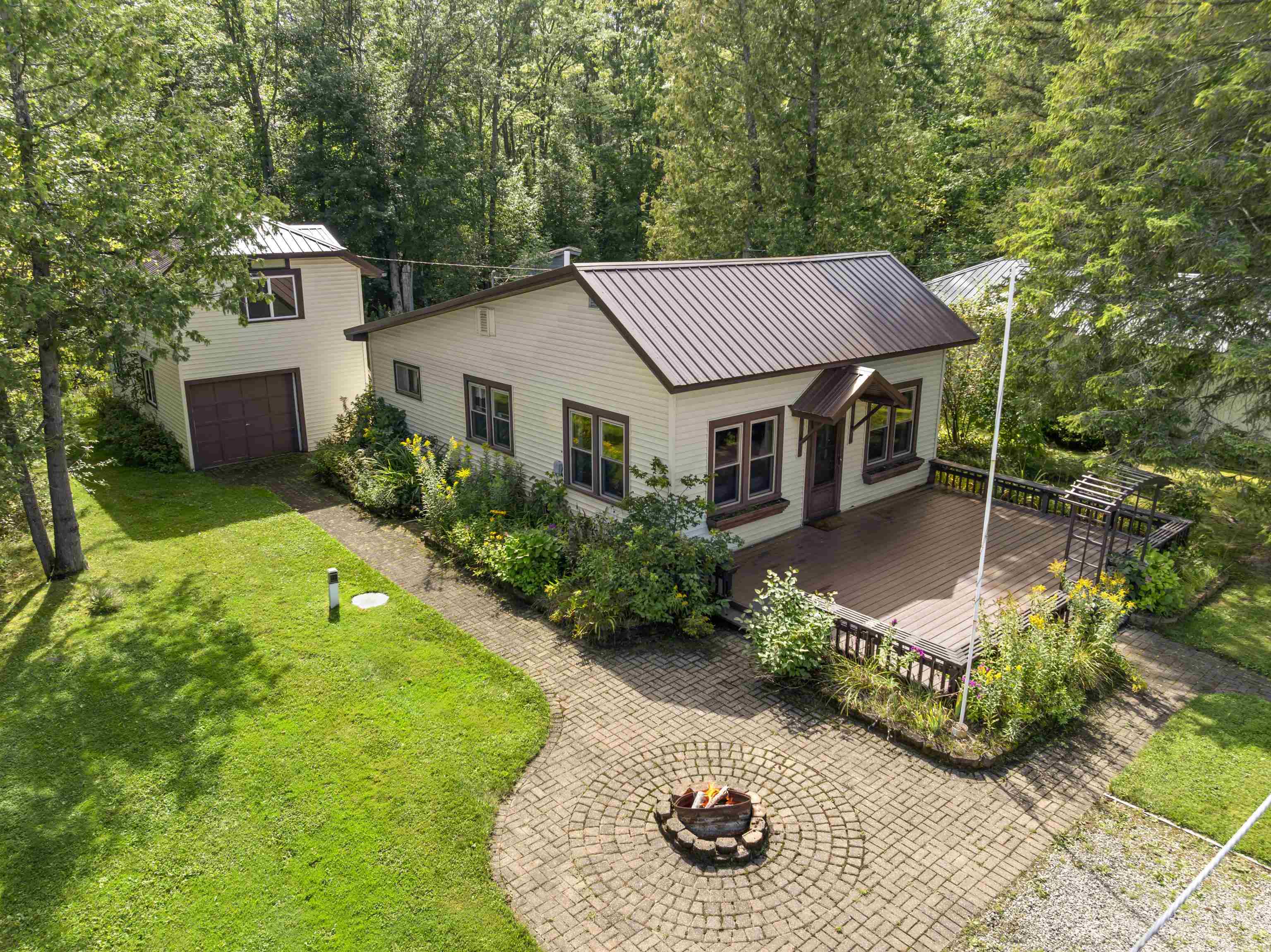 Photo 2 of Single family home for sale at 8485 Bay Point Rd #3-62, Beulah, MI 49617 | MLS# 80073532 | Listing updated on 2026-09-18