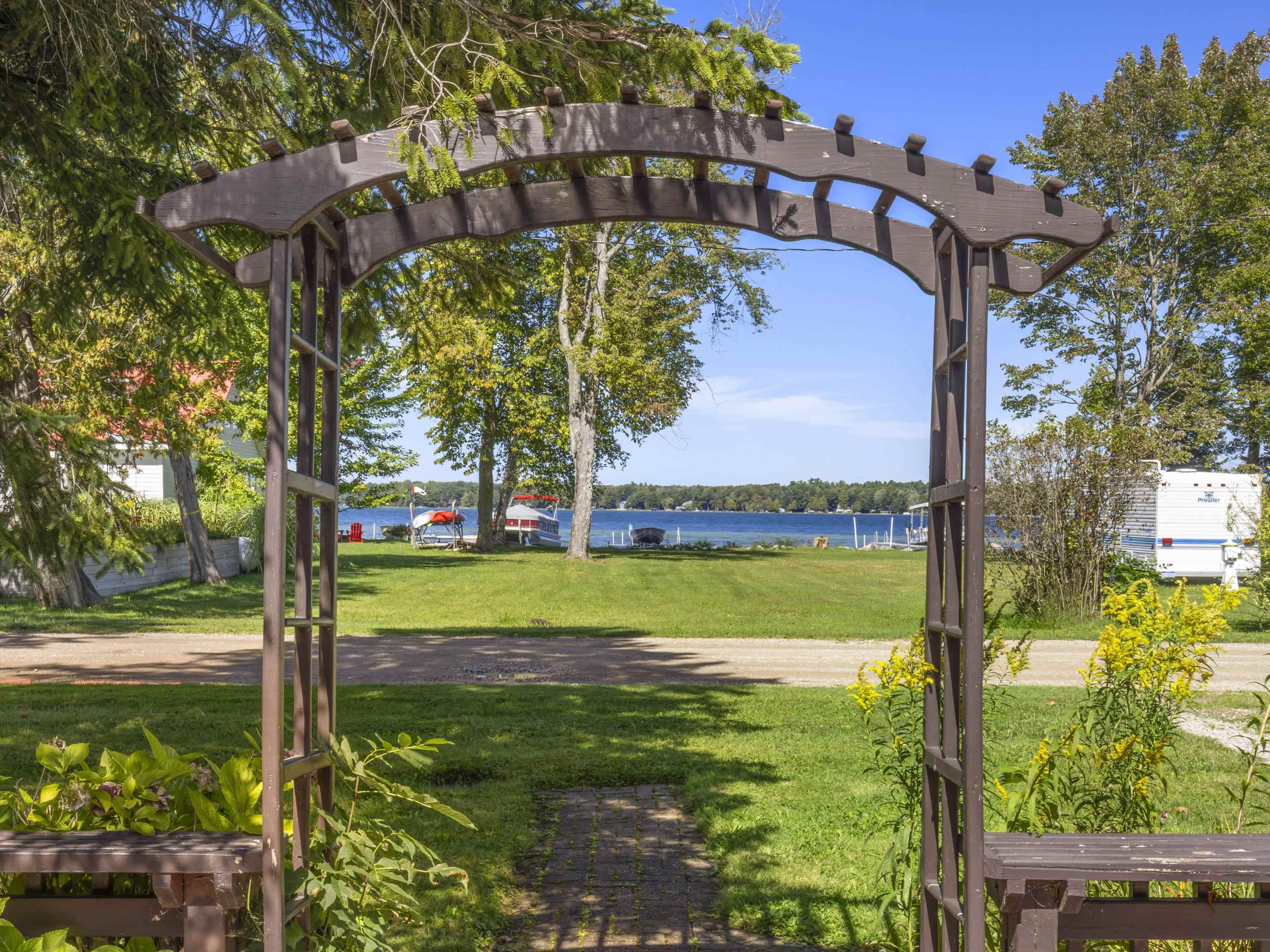 Photo 3 of Single family home for sale at 8485 Bay Point Rd, Beulah, MI 49617 | MLS# 78080073532 | Listing updated on 2026-09-18
