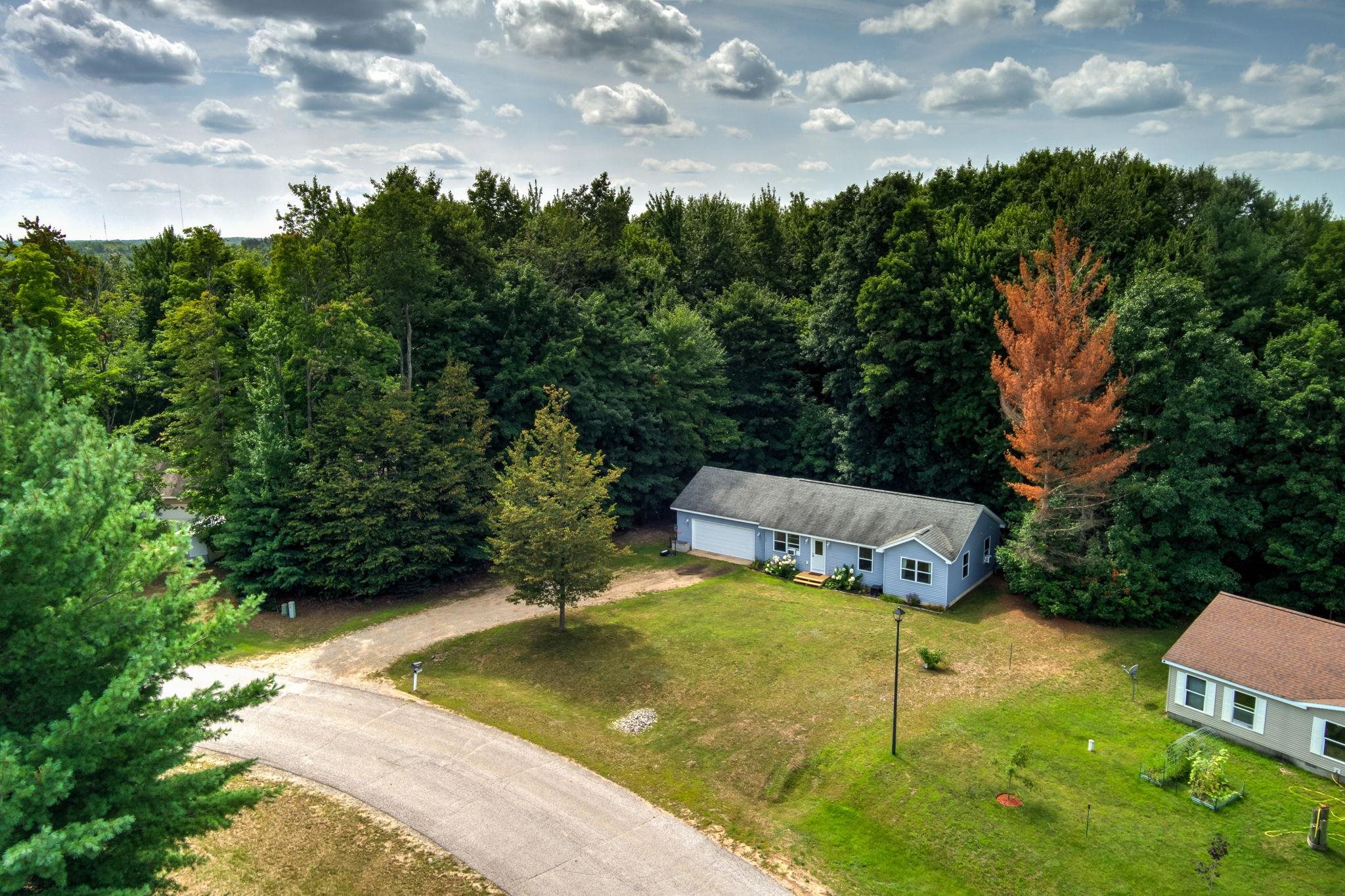 Photo 3 of Single family home for sale at 154 N Wood Meadows Dr, Buckley, MI 49620 | MLS# 78080073533 | Listing updated on 2026-09-18