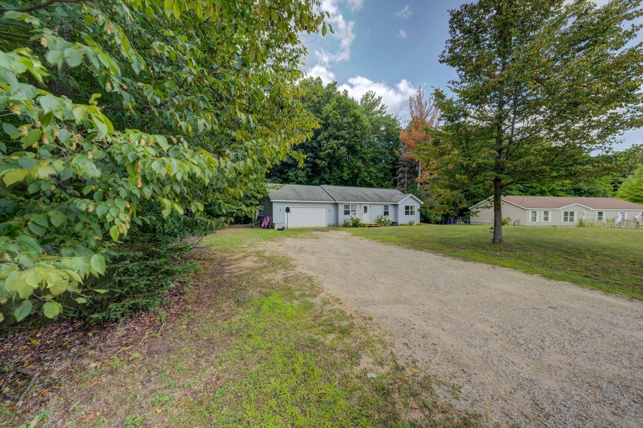 Photo 3 of Single family home for sale at 154 N Wood Meadows Dr, Buckley, MI 49620 | MLS# 78080073533 | Listing updated on 2026-09-18