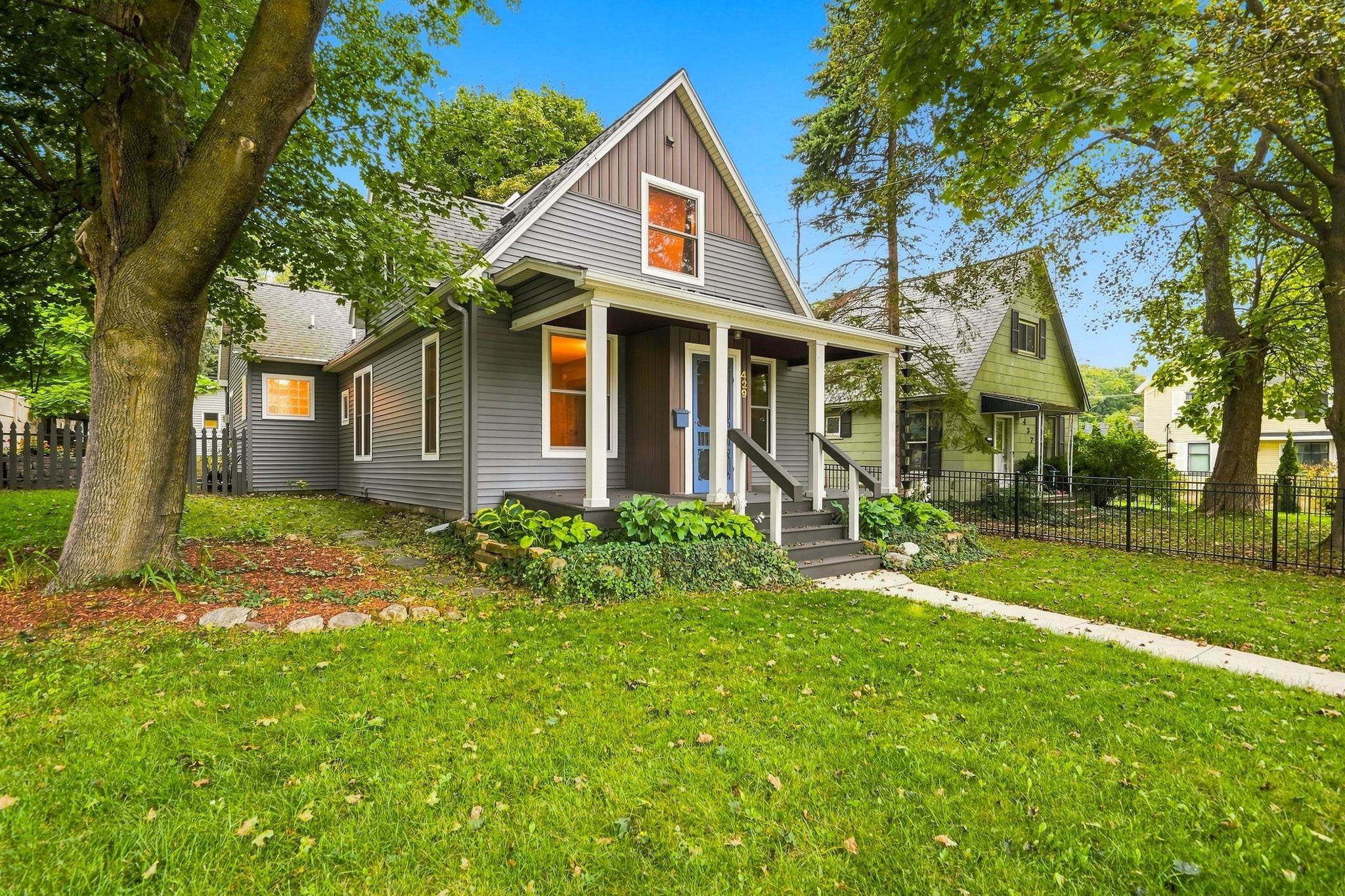 Photo 1 of Single family home for sale at 429 Monroe St, Traverse City, MI 49684 | MLS# 78080073536 | Listing updated on 2026-09-18