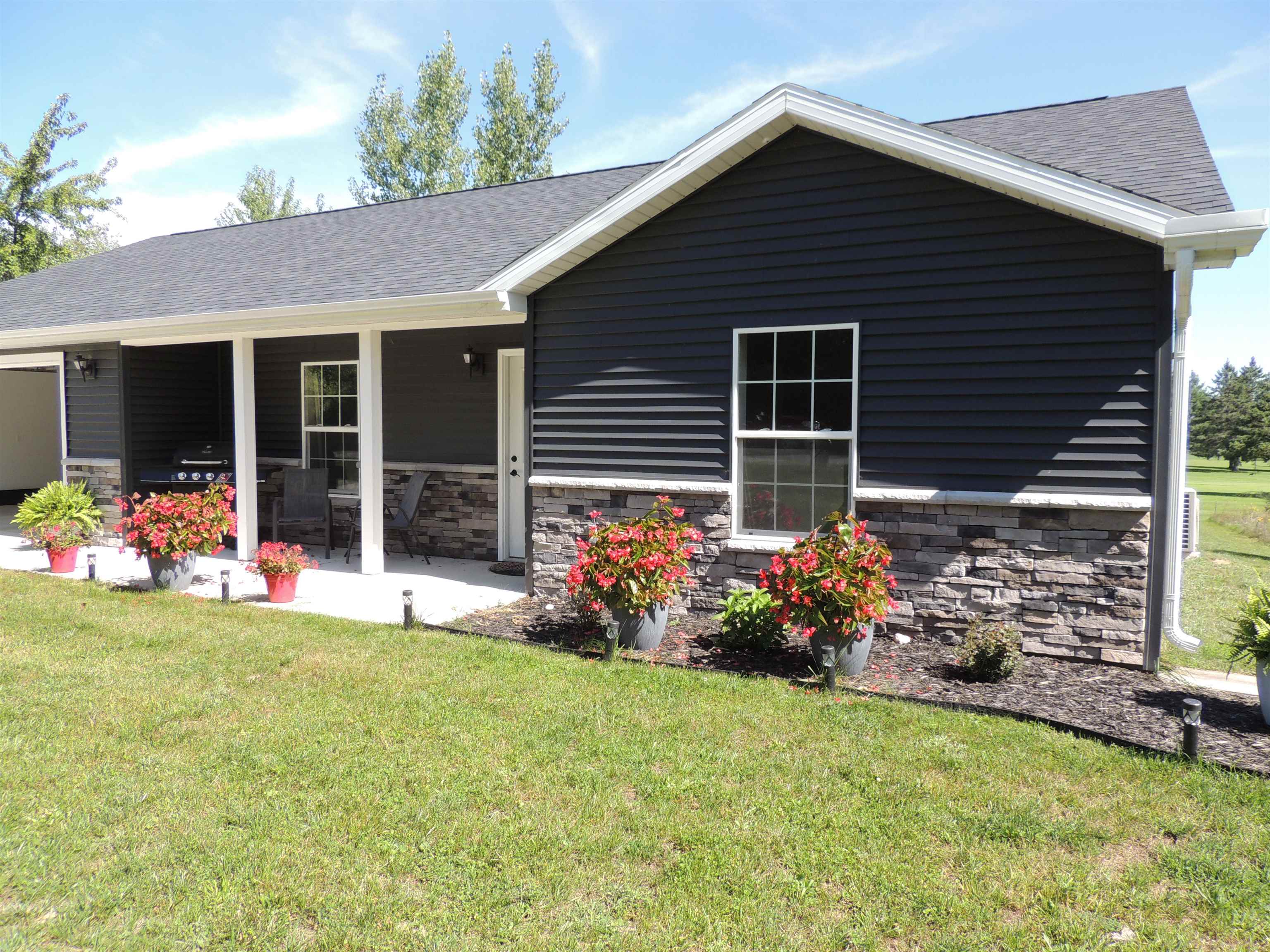 Photo 3 of Single family home for sale at 1009 Par Dr, Weidman, MI 48893 | MLS# 79080073543 | Listing updated on 2026-09-18