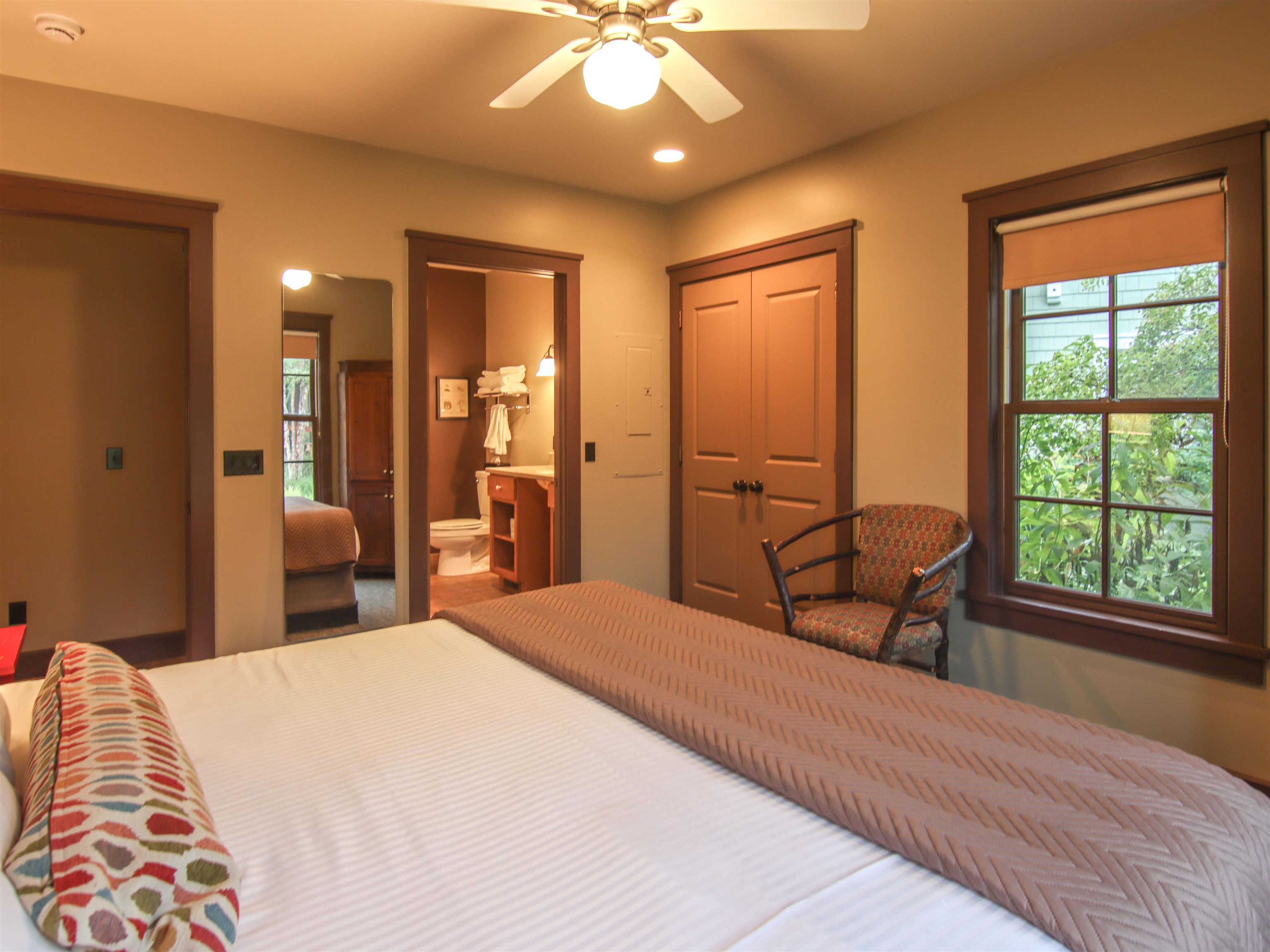 Listing Photo 5 - Condo for sale in building located at 12530-Unit 301C Wintergreen Dr, Thompsonville, MI 49683
