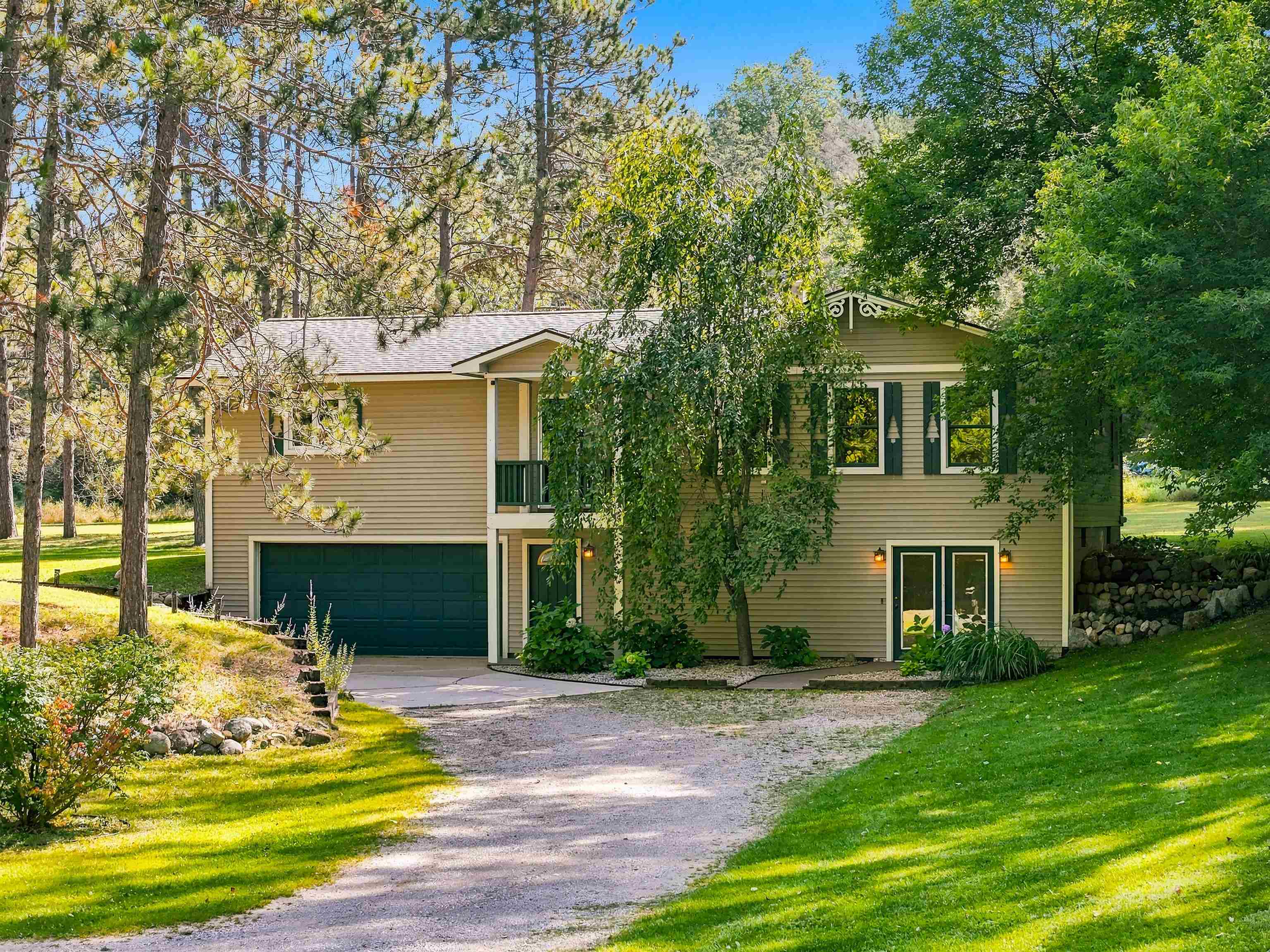 Photo 1 of Single family home for sale at 10204 Deal Rd, Williamsburg, MI 49690 | MLS# 78080073555 | Listing updated on 2026-09-18