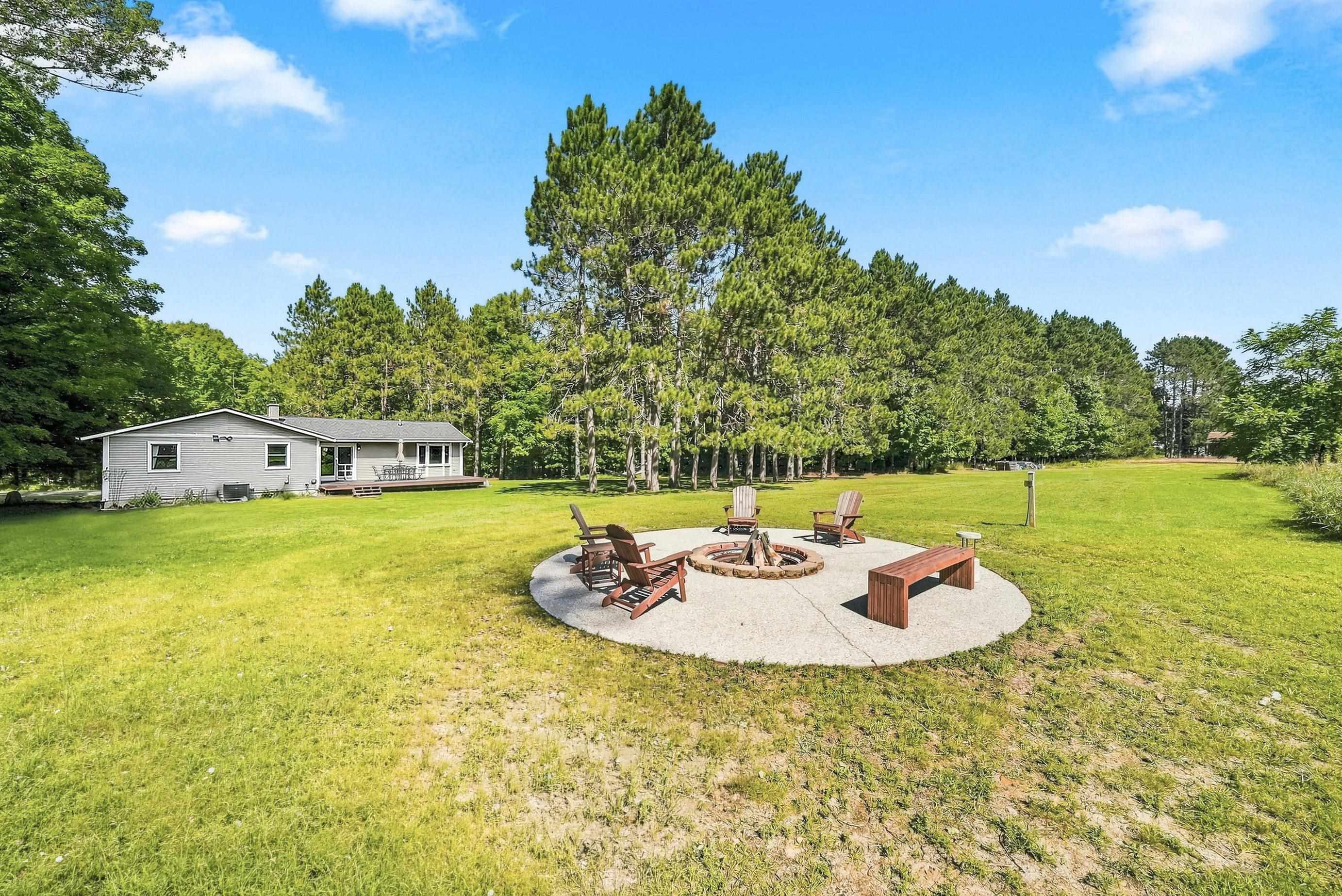 Photo 2 of Single family home for sale at 10204 Deal Rd, Williamsburg, MI 49690 | MLS# 78080073555 | Listing updated on 2026-09-18