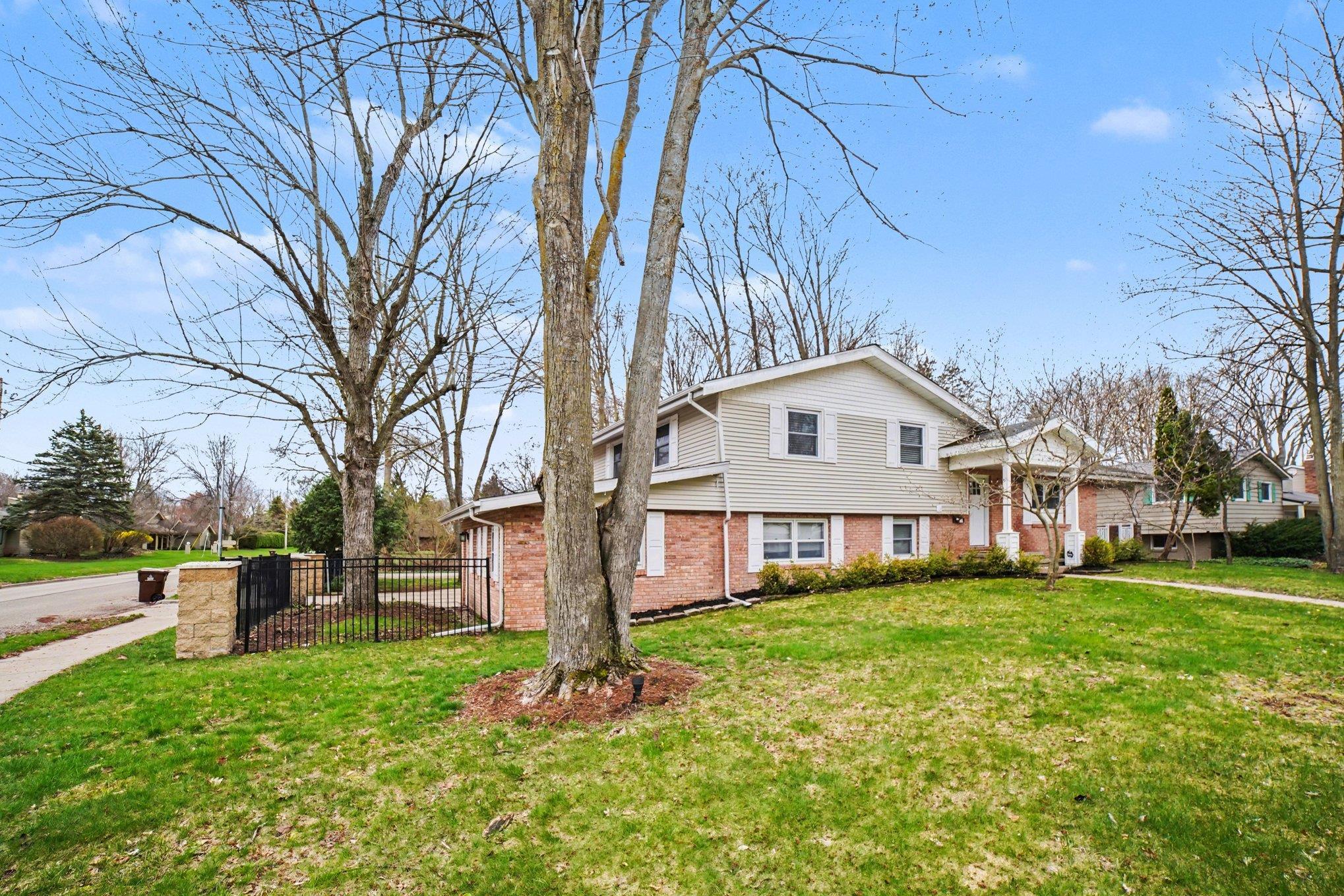 Photo 2 of Single family home for sale at 1320 E Lincoln, Mount Pleasant, MI 48858 | MLS# 79080073556 | Listing updated on 2026-09-18