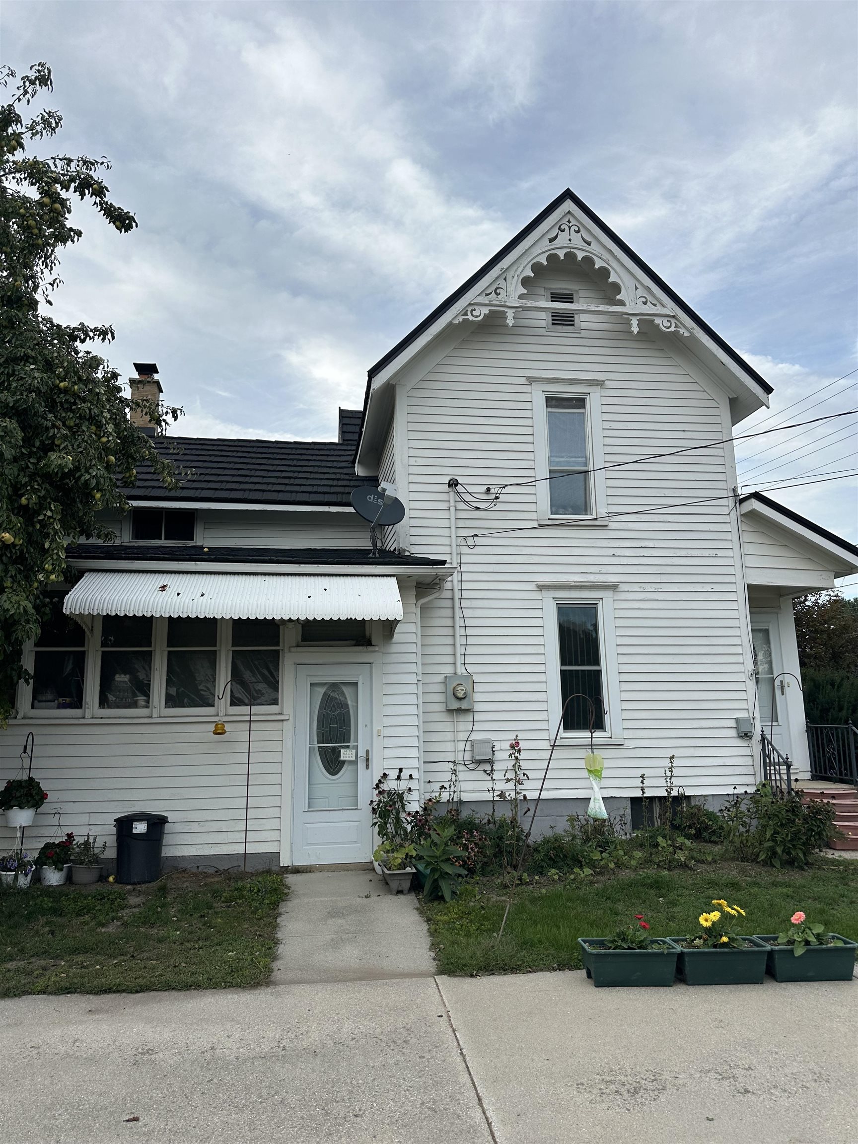 Photo 2 of Single family home for sale at 333 N Chippewa, Shepherd, MI 48883 | MLS# 80073563 | Listing updated on 2026-09-18