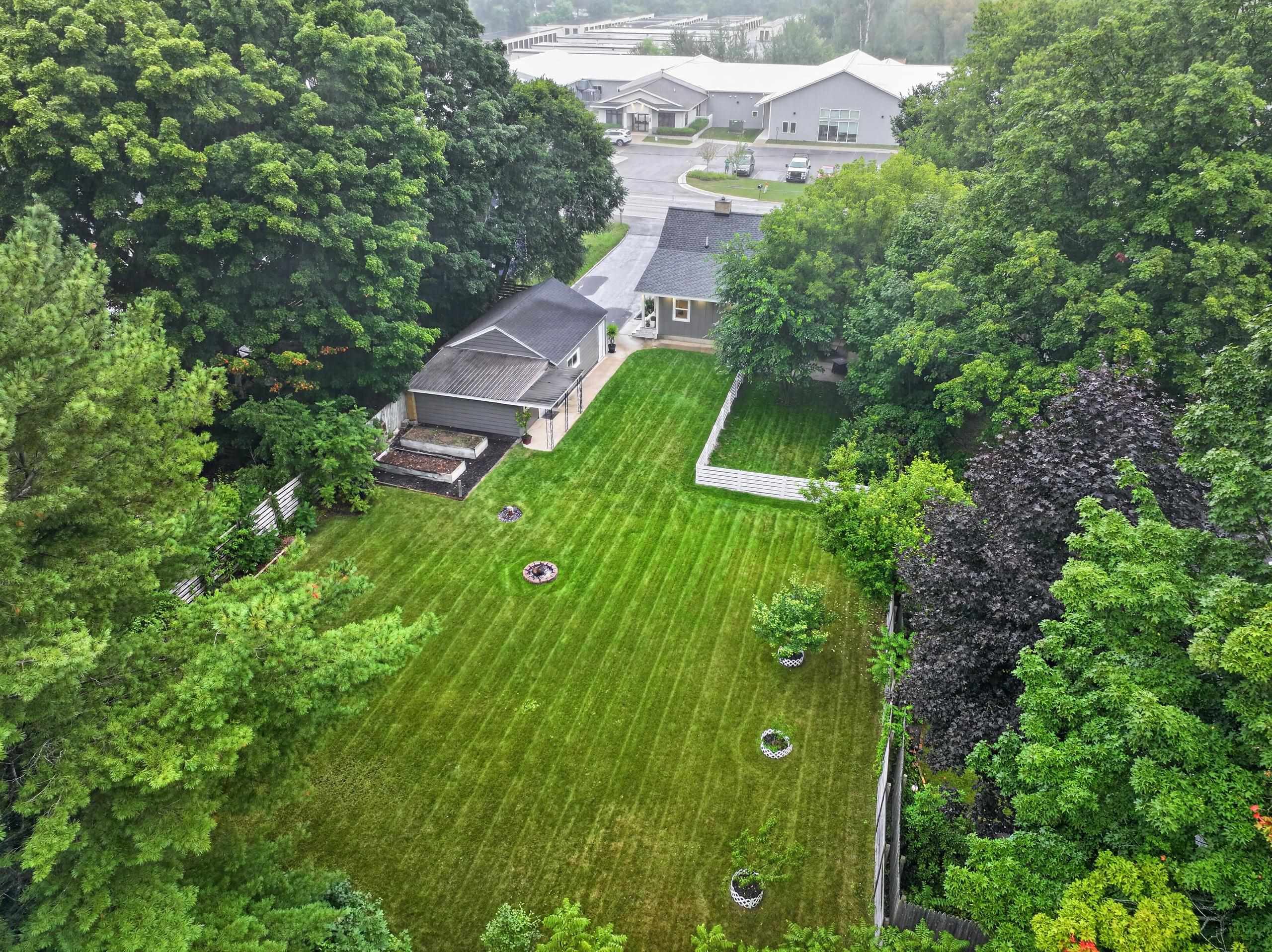 Photo 1 of Single family home for sale at 10350 E Cherry Bnd Rd, Traverse City, MI 49684 | MLS# 78080073585 | Listing updated on 2026-09-17