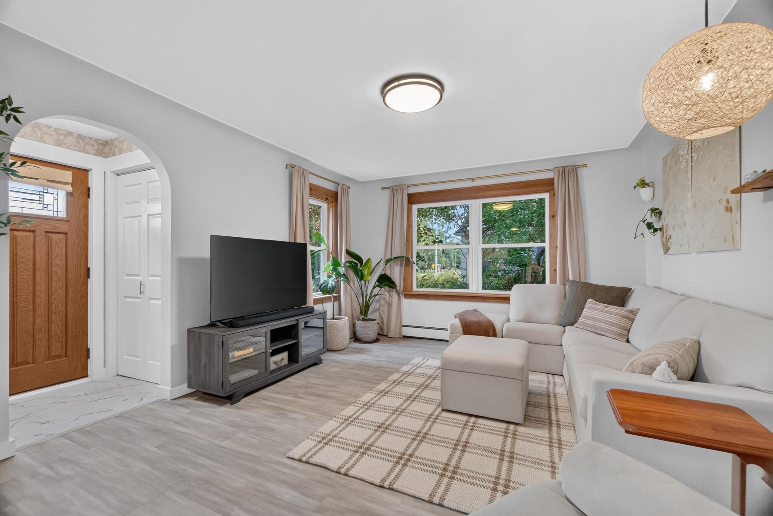 Photo 3 of Single family home for sale at 10350 E Cherry Bnd Rd, Traverse City, MI 49684 | MLS# 78080073585 | Listing updated on 2026-09-17