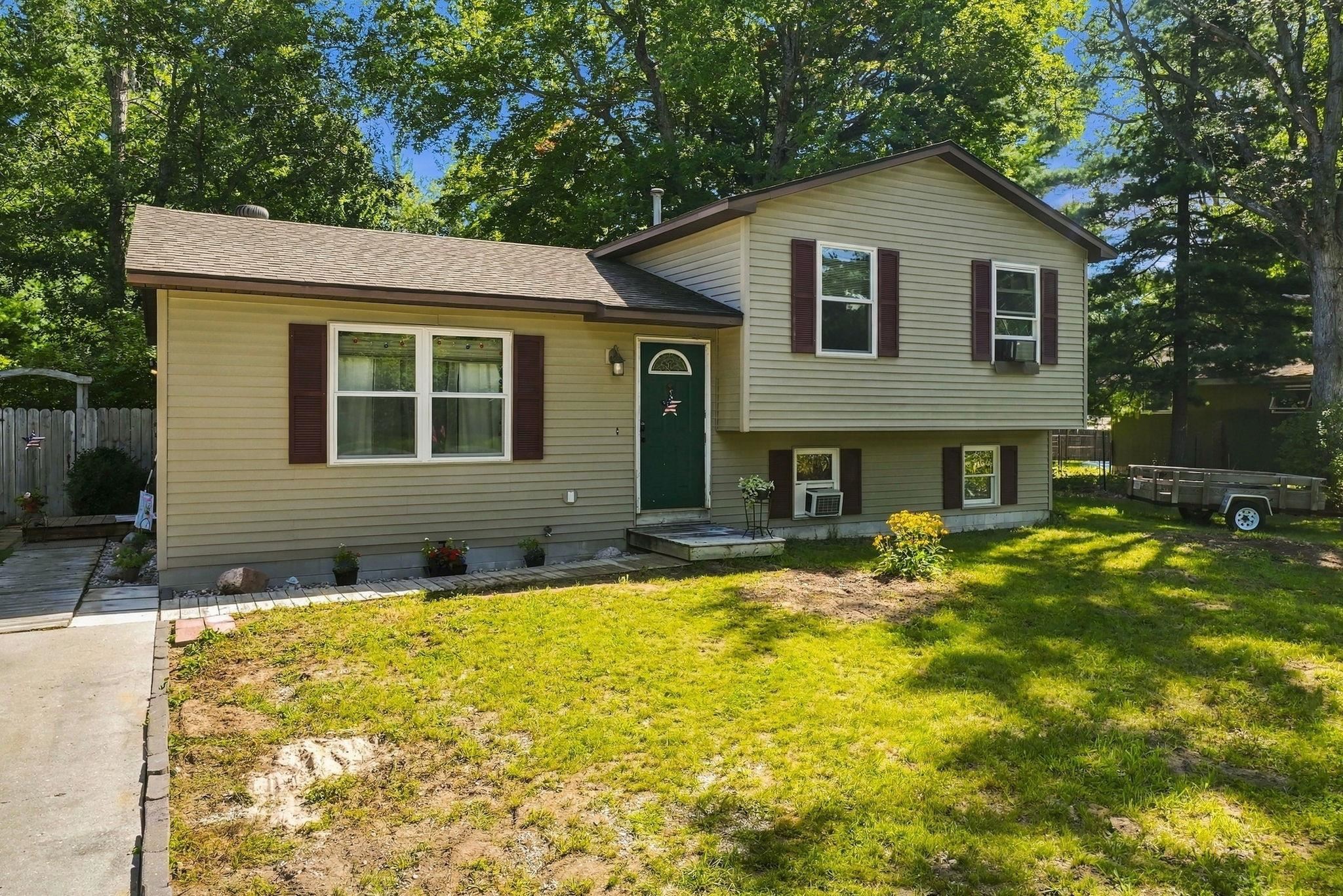 Photo 1 of Single family home for sale at 1823 Pine Ln, Interlochen, MI 49643 | MLS# 78080073595 | Listing updated on 2026-09-18