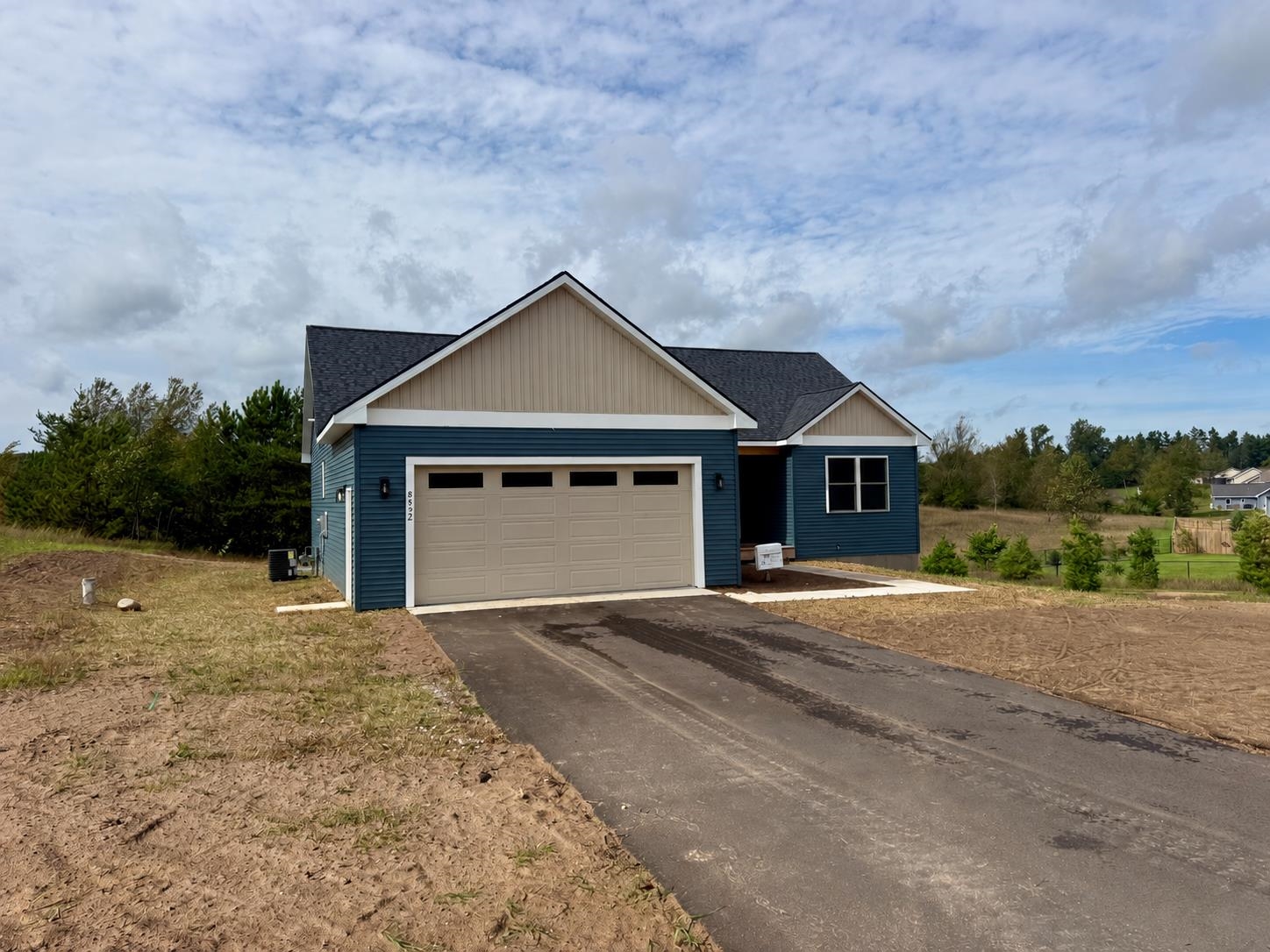 Photo 2 of Single family home for sale at 8552 S Olivia Dr, Maple City, MI 49664 | MLS# 78080073599 | Listing updated on 2026-09-16