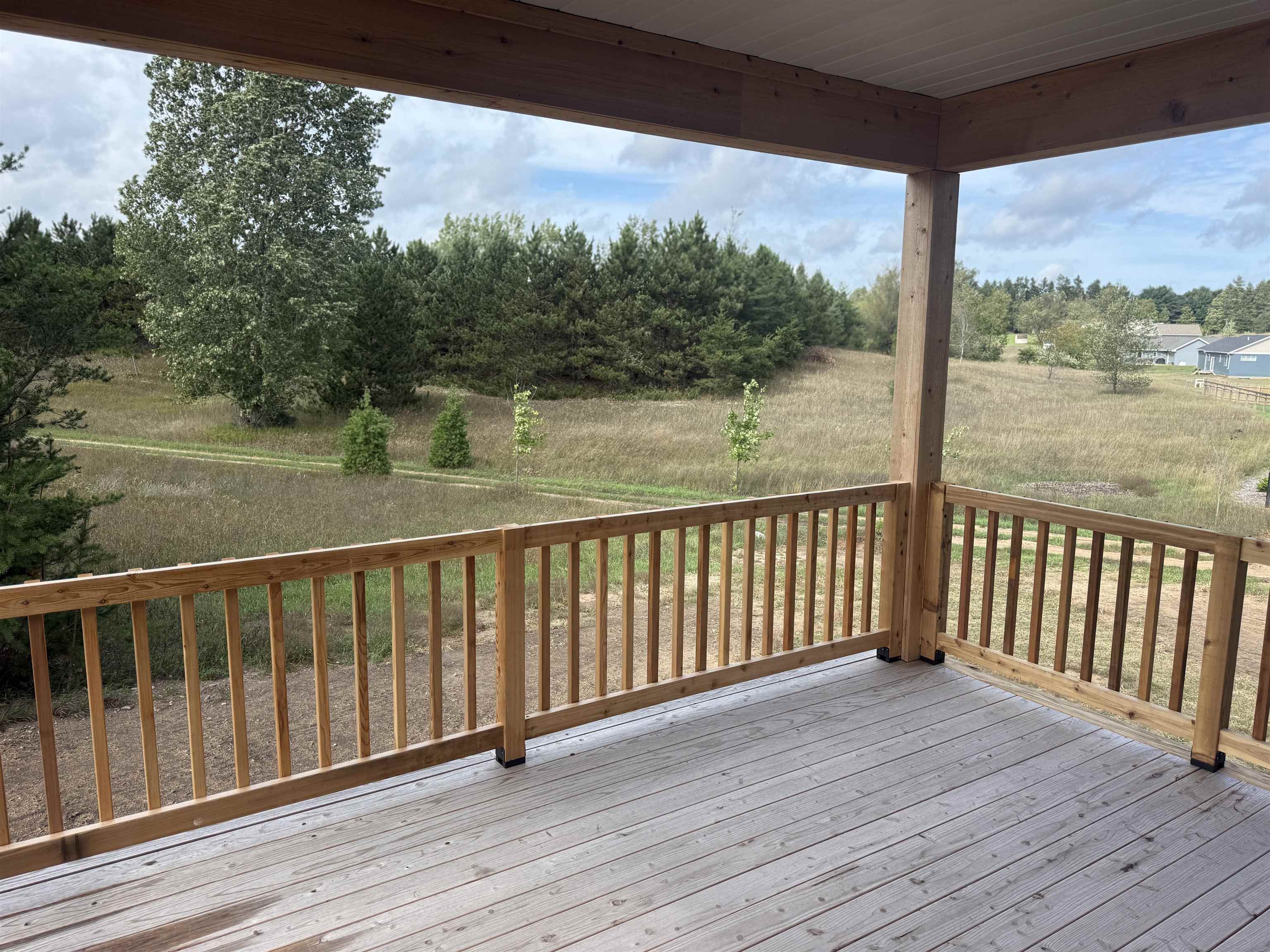 Photo 3 of Single family home for sale at 8552 S Olivia Dr, Maple City, MI 49664 | MLS# 78080073599 | Listing updated on 2026-09-16