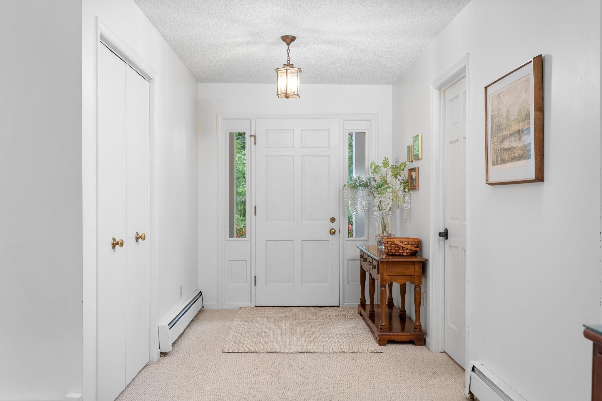 Photo 3 of Single family home for sale at 5658 Se Torch Lake Dr, Bellaire, MI 49615 | MLS# 78080073600 | Listing updated on 2026-09-16