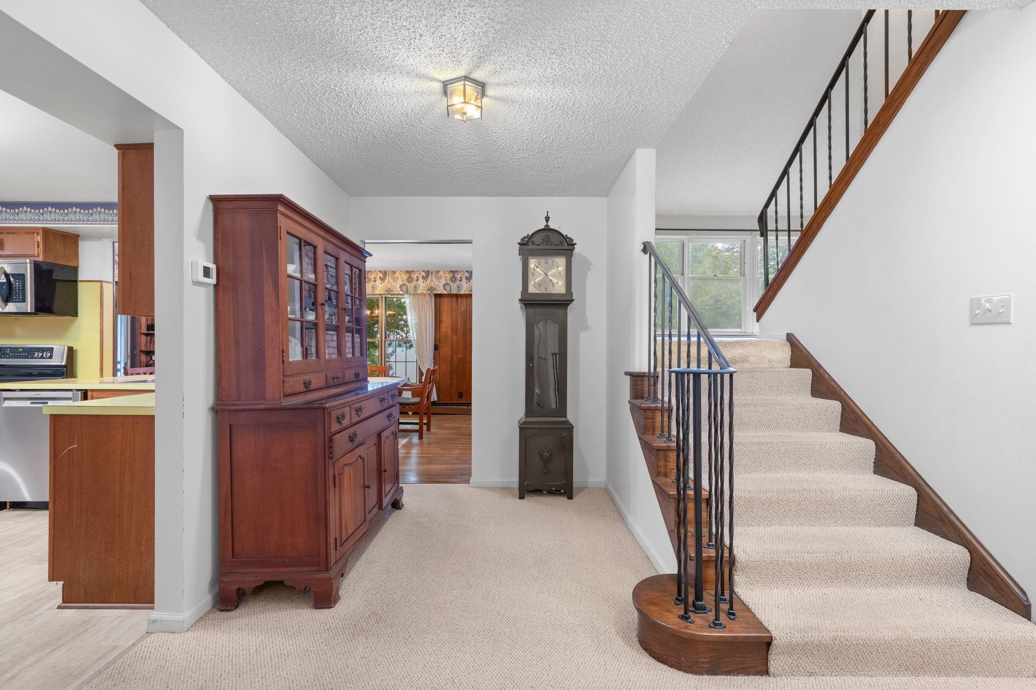 Photo 3 of Single family home for sale at 5658 SE Torch Lake Dr, Bellaire, MI 49615 | MLS# 78080073600 | Listing updated on 2026-09-19