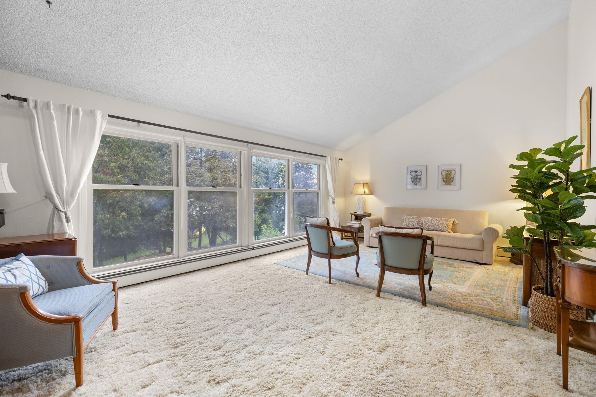Photo 4 of Single family home for sale at 5658 SE Torch Lake Dr, Bellaire, MI 49615 | MLS# 78080073600 | Listing updated on 2026-09-19
