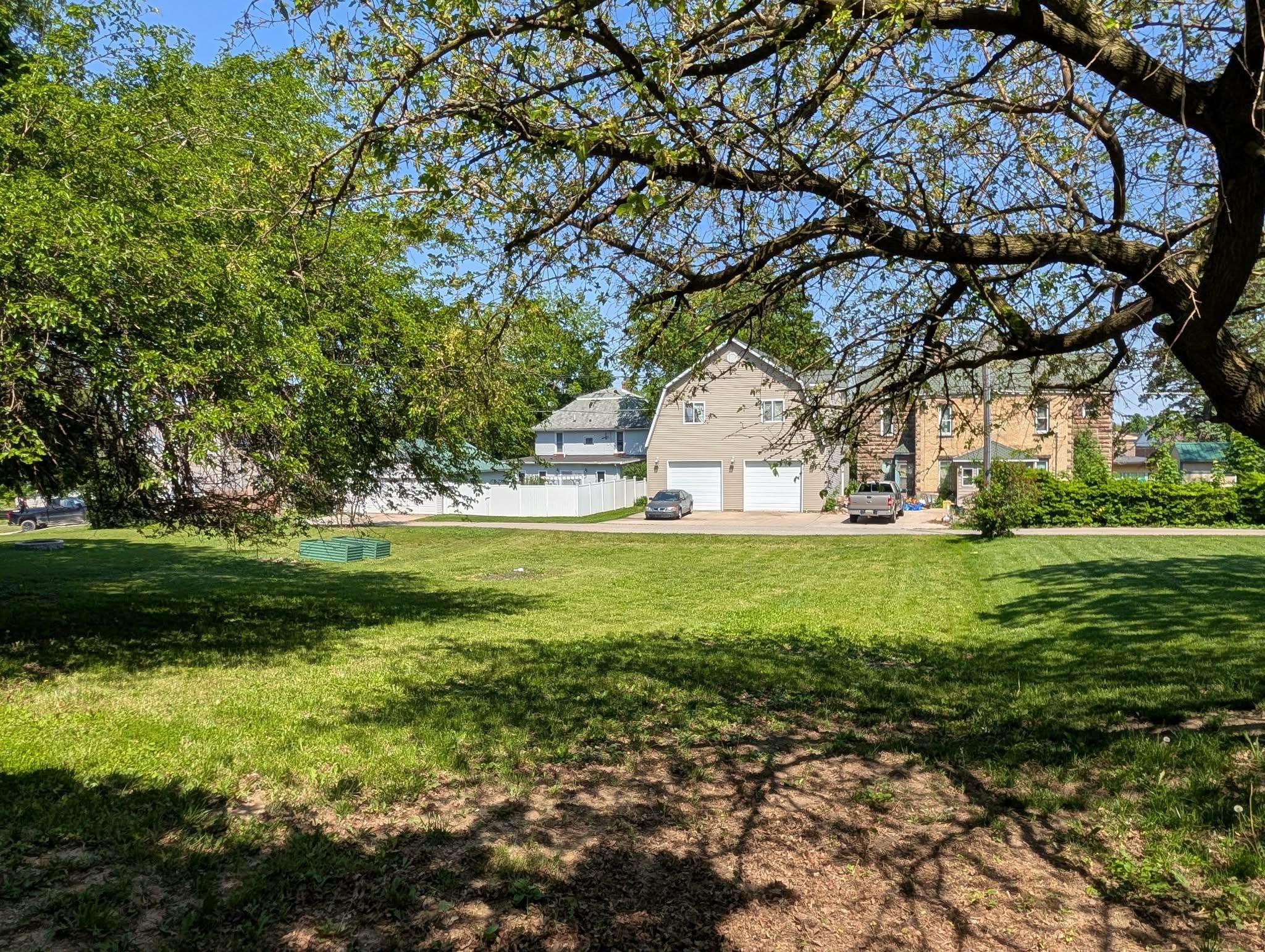 Photo 3 of Single family home for sale at 420 N Maple St, Ithaca, MI 48847 | MLS# 79080073602 | Listing updated on 2026-09-16