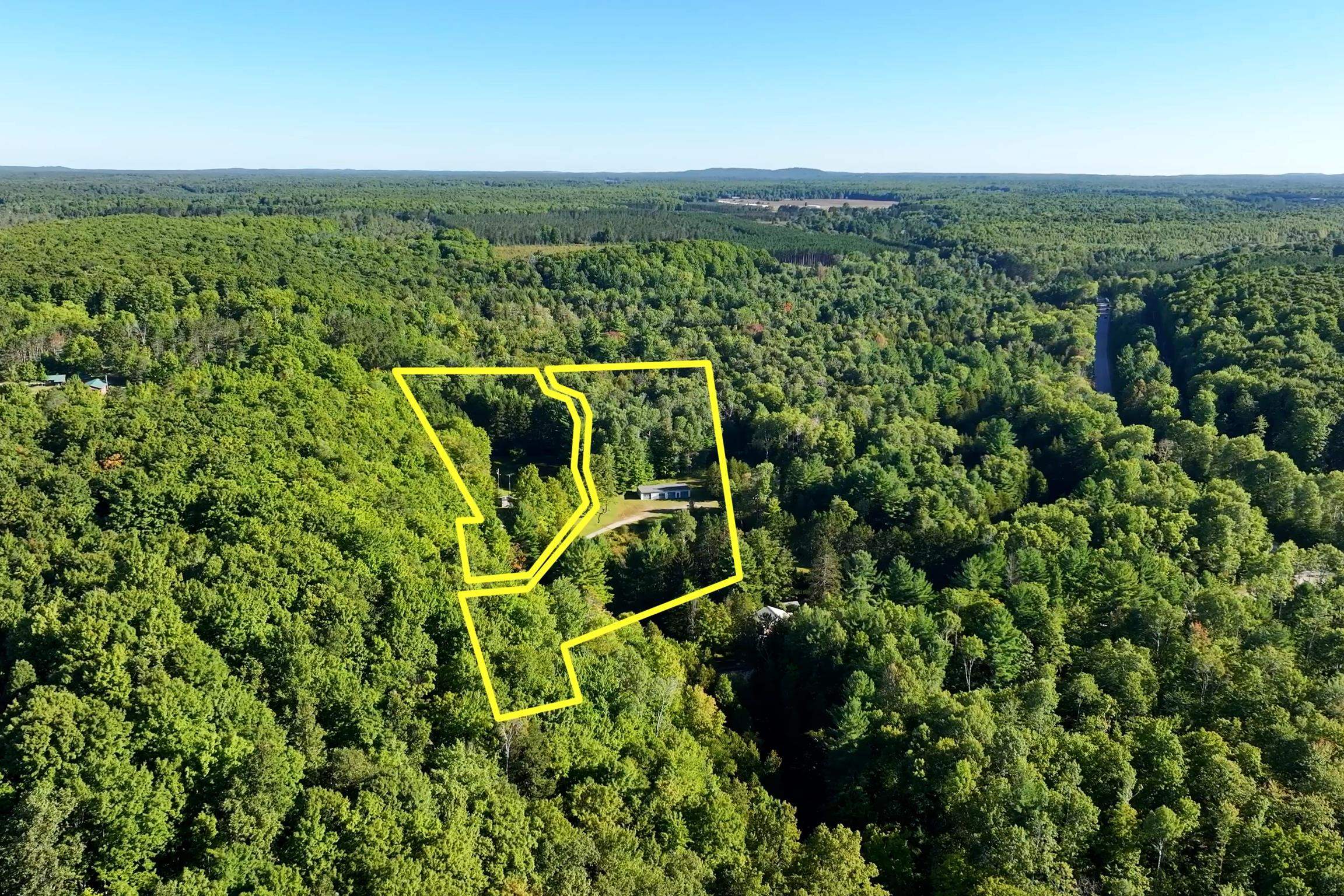 Photo 4 of Single family home for sale at 15172 Clark's Ml Rd, Interlochen, MI 49643 | MLS# 78080073607 | Listing updated on 2026-09-17