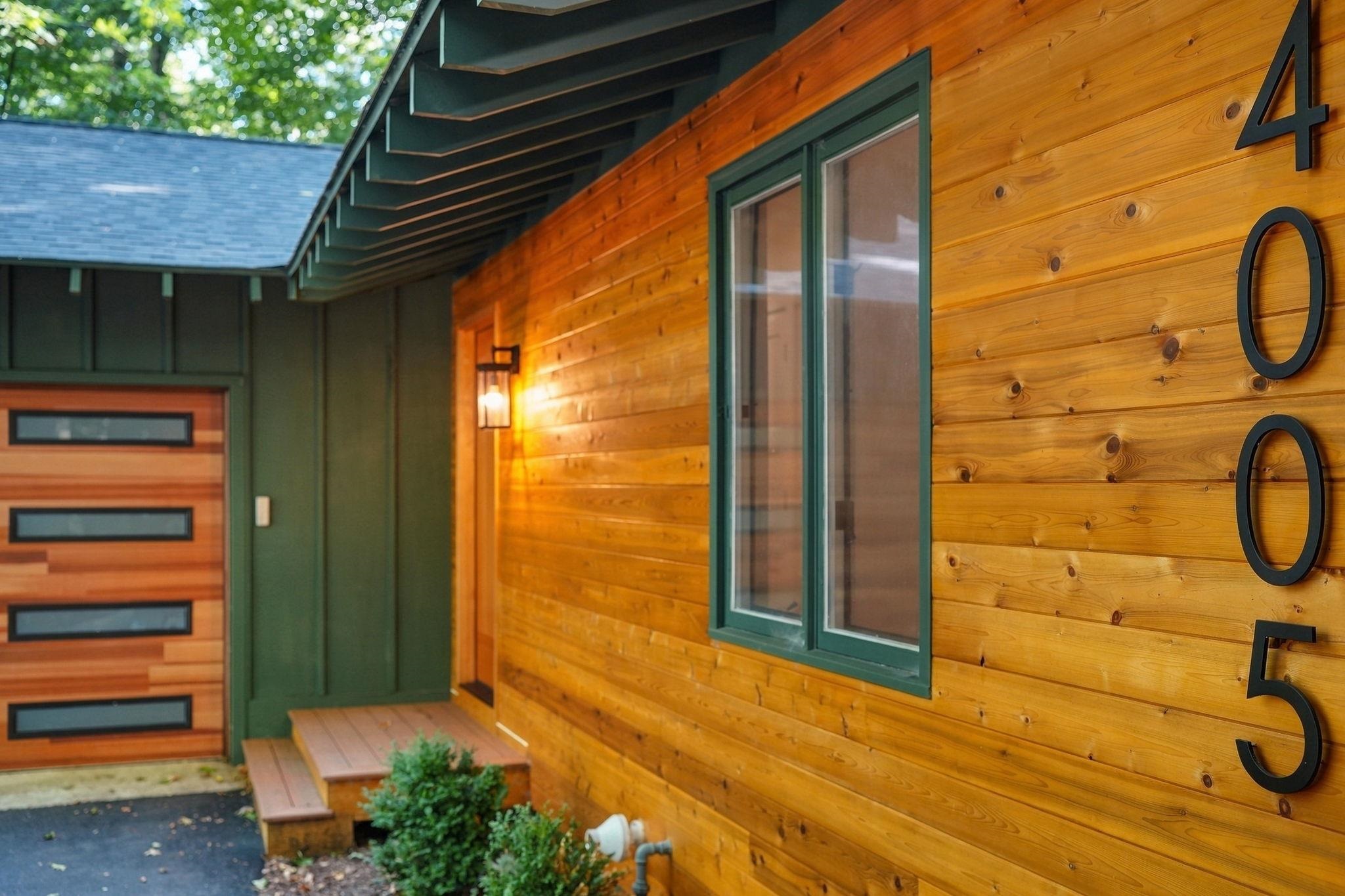 Photo 2 of Single family home for sale at 4005 E Oxford Dr, Leland, MI 49654 | MLS# 78080073608 | Listing updated on 2026-09-19