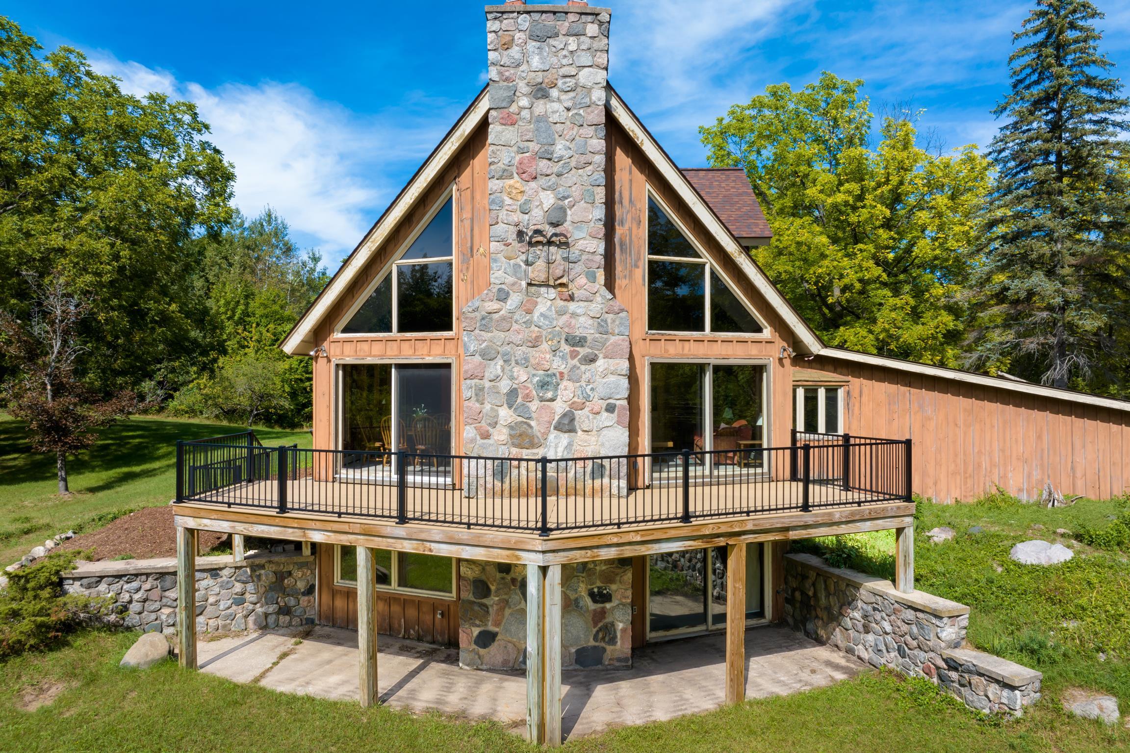 Photo 1 of Single family home for sale at 6856 Del Mason Rd, Bellaire, MI 49615 | MLS# 78080073609 | Listing updated on 2026-09-17