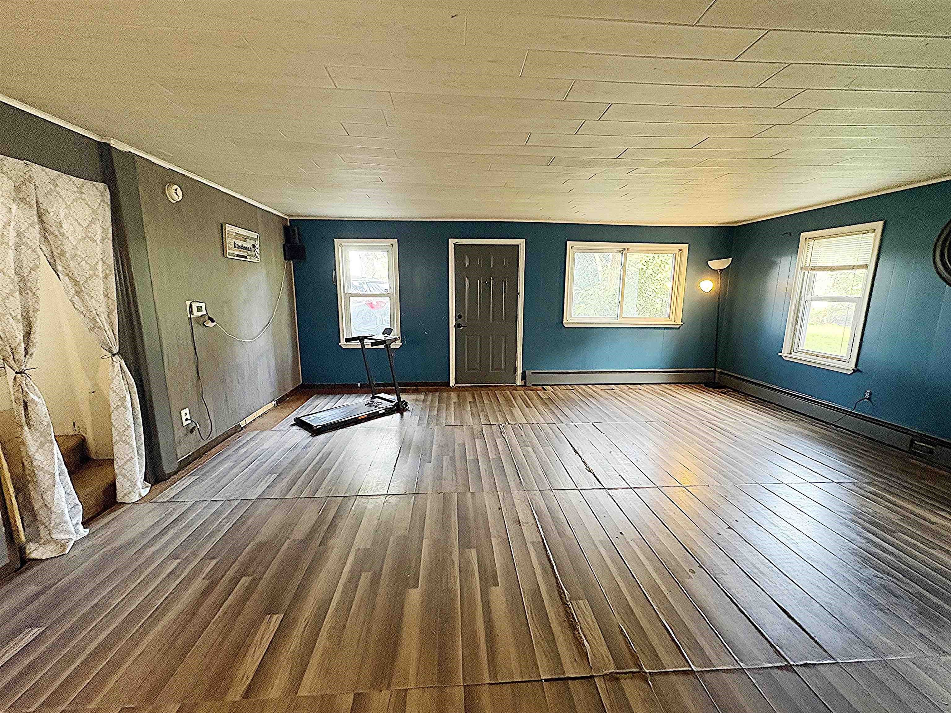 Photo 2 of Single family home for sale at 1430 3rd Avenue, Howell, MI 48843 | MLS# 77080073632 | Listing updated on 2026-09-29