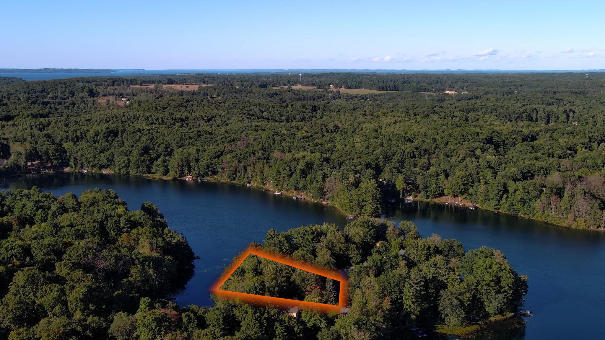Photo 1 of Single family home for sale at 2571 Twin Bay Dr, Traverse City, MI 49696 | MLS# 78080073643 | Listing updated on 2026-09-20