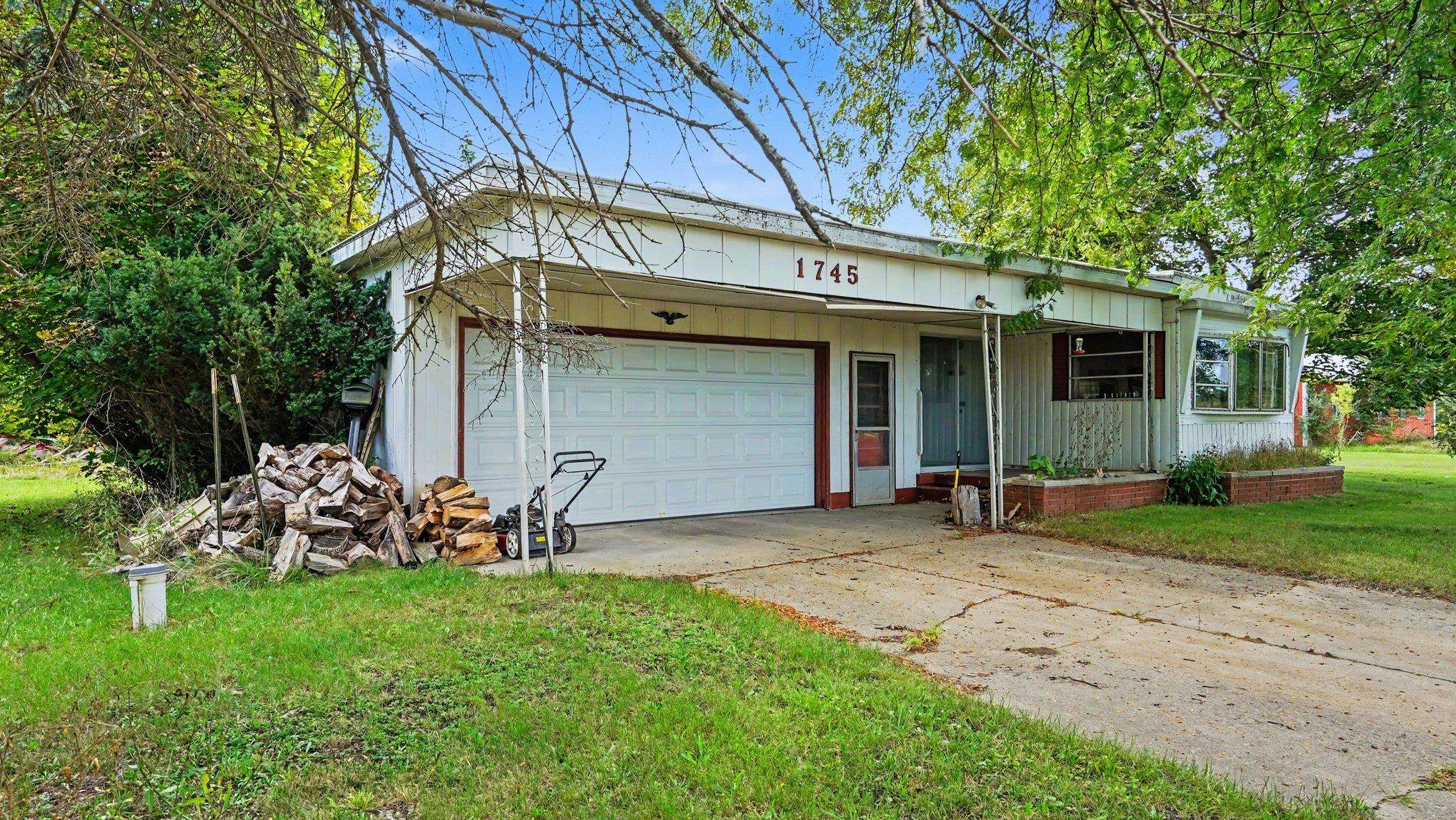 Photo 3 of Single family home for sale at 1745 S Shepherd Rd, Mount Pleasant, MI 48858 | MLS# 79080073647 | Listing updated on 2026-09-17
