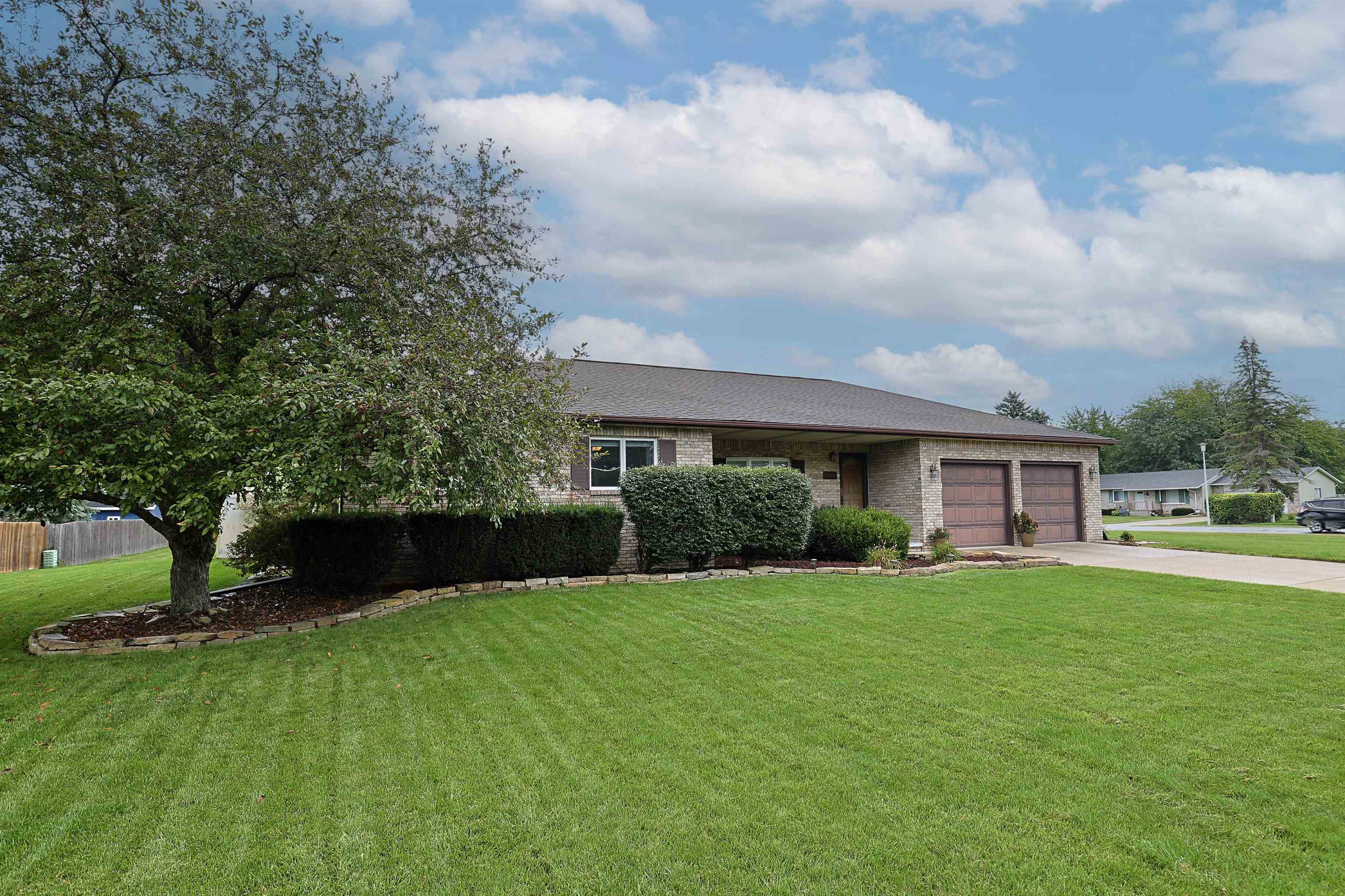 Photo 2 of Single family home for sale at 2522 Mission Dr, Saginaw, MI 48603 | MLS# 79080073651 | Listing updated on 2026-09-20