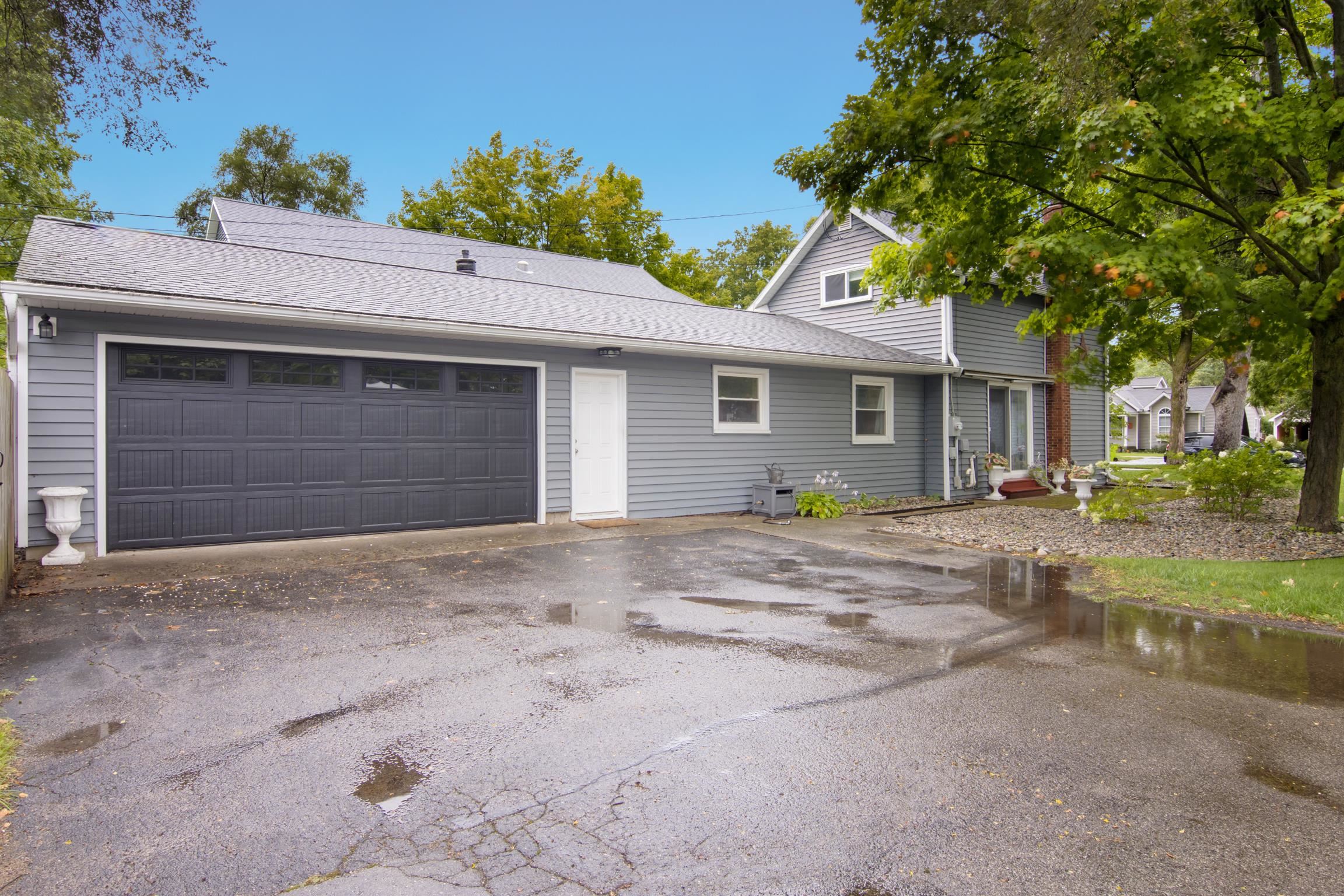 Photo 1 of Single family home for sale at 201 W 15th Street, Traverse City City Grand Traverse, MI 49684 | MLS# 78080073659 | Listing updated on 2026-09-18
