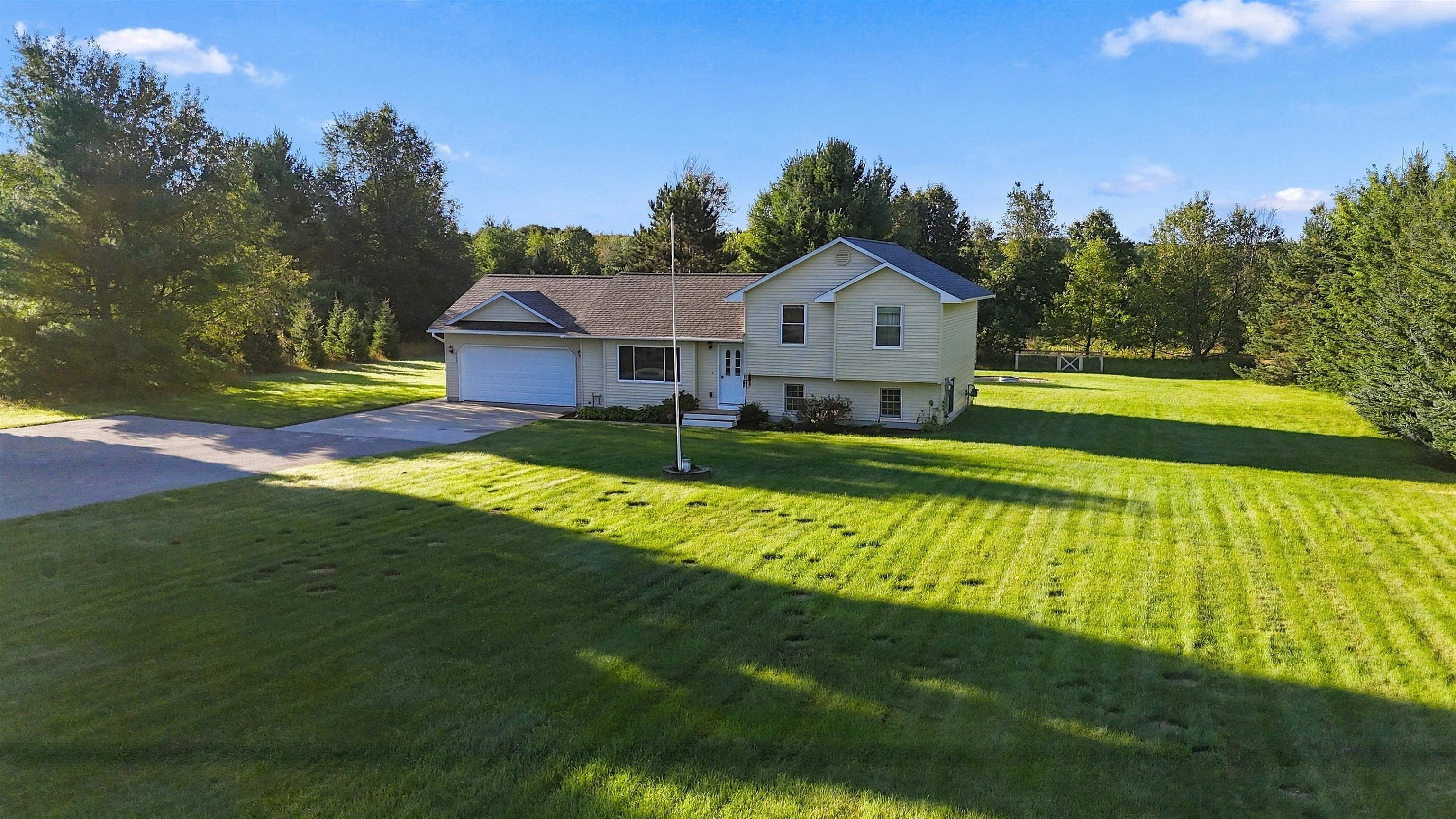 Photo 2 of Single family home for sale at 10791 Cedar Run Rd, Traverse City, MI 49684 | MLS# 78080073665 | Listing updated on 2026-09-17