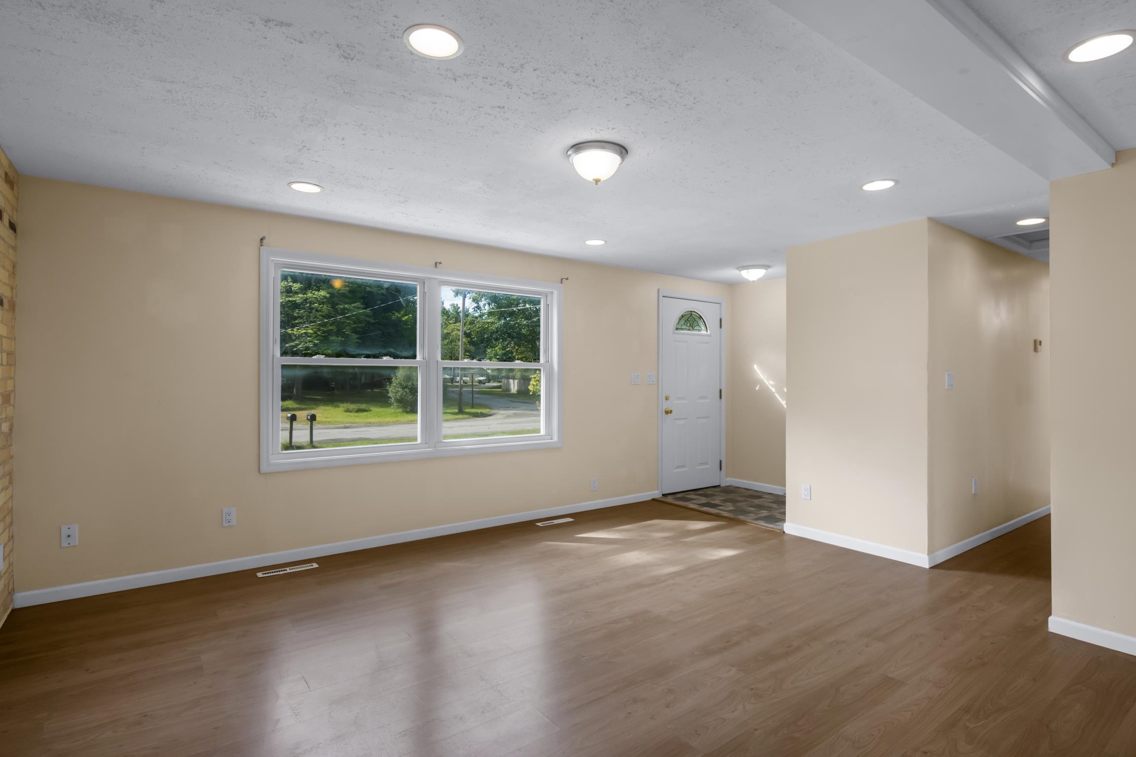 Photo 2 of Single family home for sale at 803 George St, Traverse City, MI 49686 | MLS# 78080073666 | Listing updated on 2026-09-17