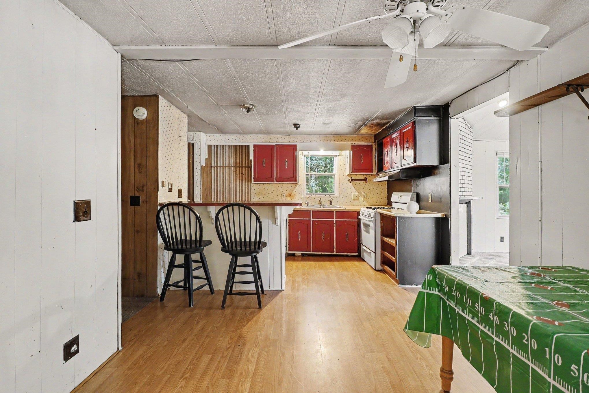 Photo 2 of Single family home for sale at 1673 Pine Dr, Traverse City, MI 49686 | MLS# 78080073667 | Listing updated on 2026-09-18