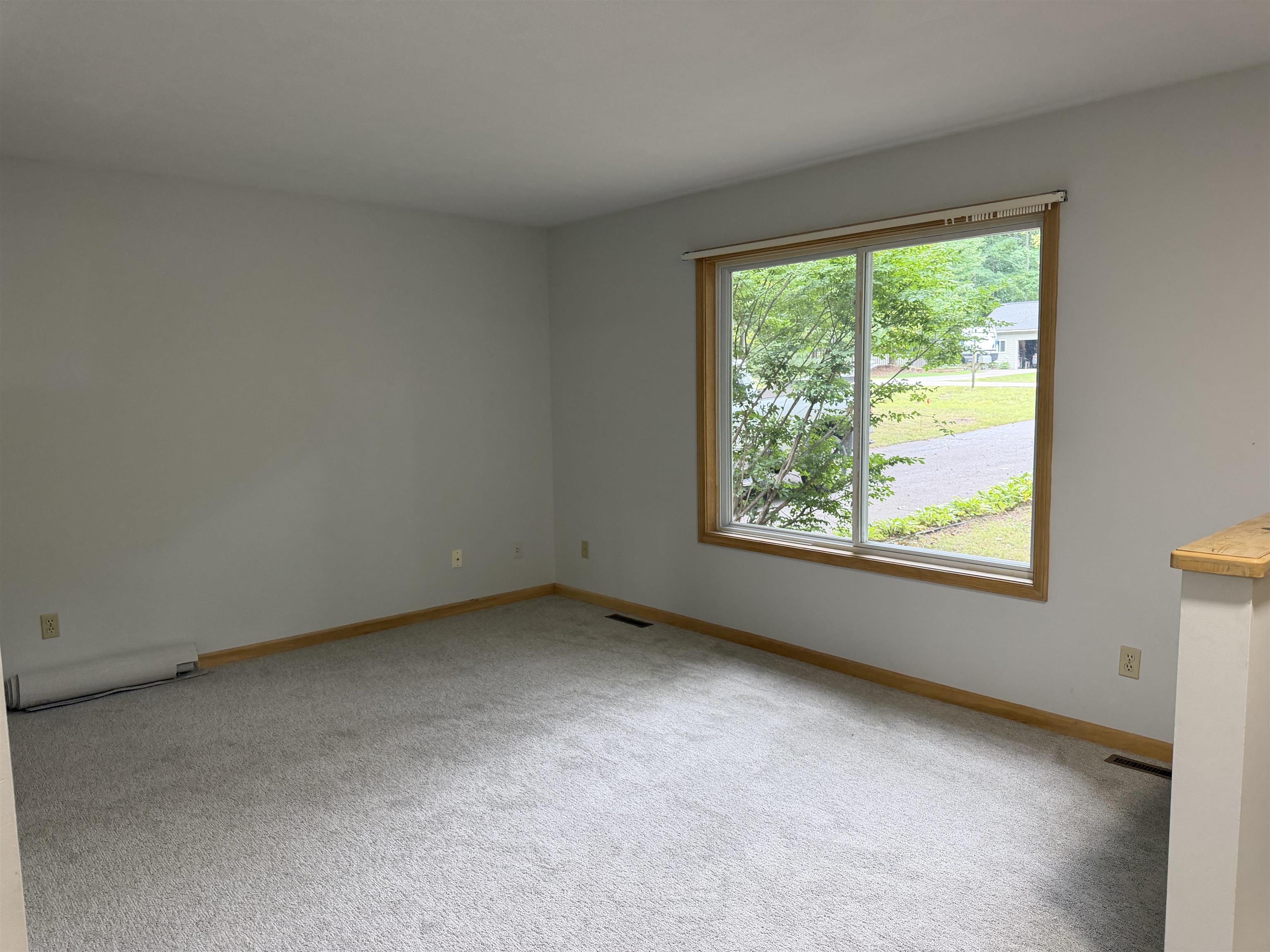Photo 3 of Single family home for sale at 20761 White Oak Dr, Lake Ann, MI 49650 | MLS# 78080073669 | Listing updated on 2026-09-18