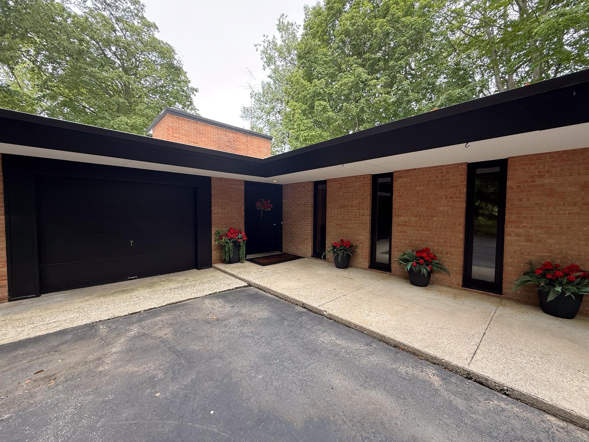 Photo 1 of Single family home for sale at 1121 Greenbanks Dr, Mount Pleasant, MI 48858 | MLS# 79080073670 | Listing updated on 2026-09-19