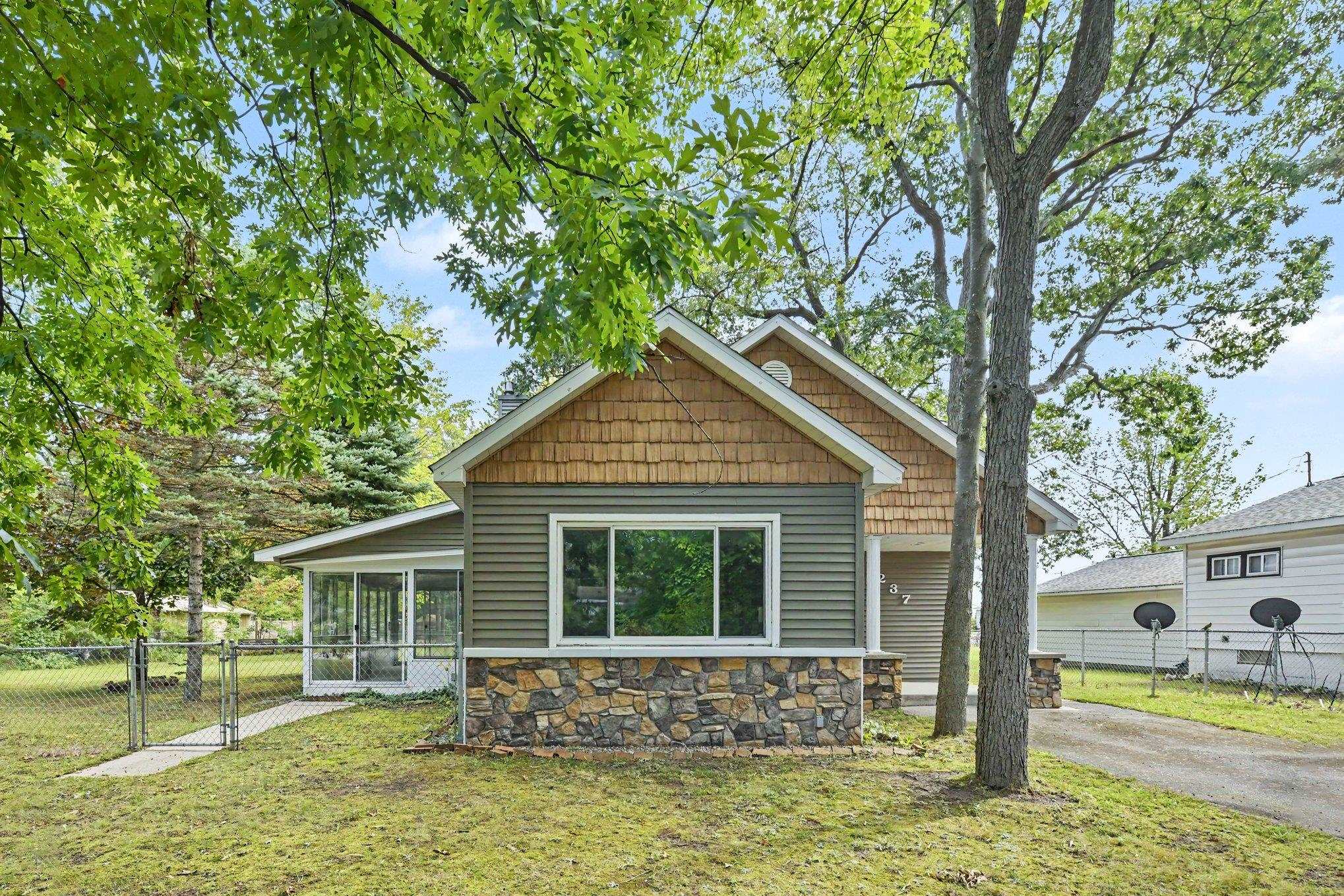 Single family home for sale at 1237 Clinch St, Traverse City, MI 49686 | MLS# 78080073673