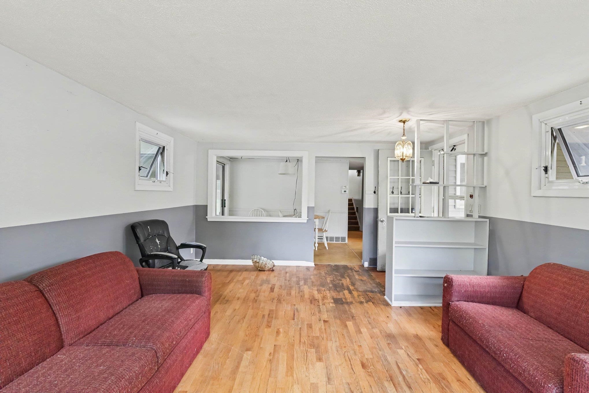 Photo 2 of Single family home for sale at 1237 Clinch St, Traverse City, MI 49686 | MLS# 78080073673 | Listing updated on 2026-09-18