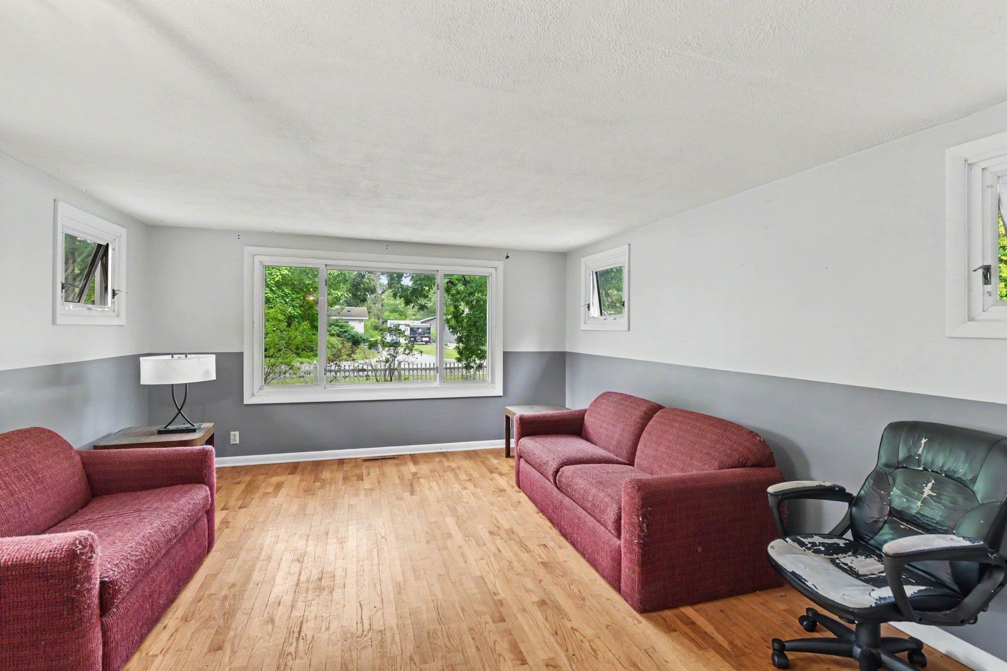 Photo 3 of Single family home for sale at 1237 Clinch St, Traverse City, MI 49686 | MLS# 78080073673 | Listing updated on 2026-09-18