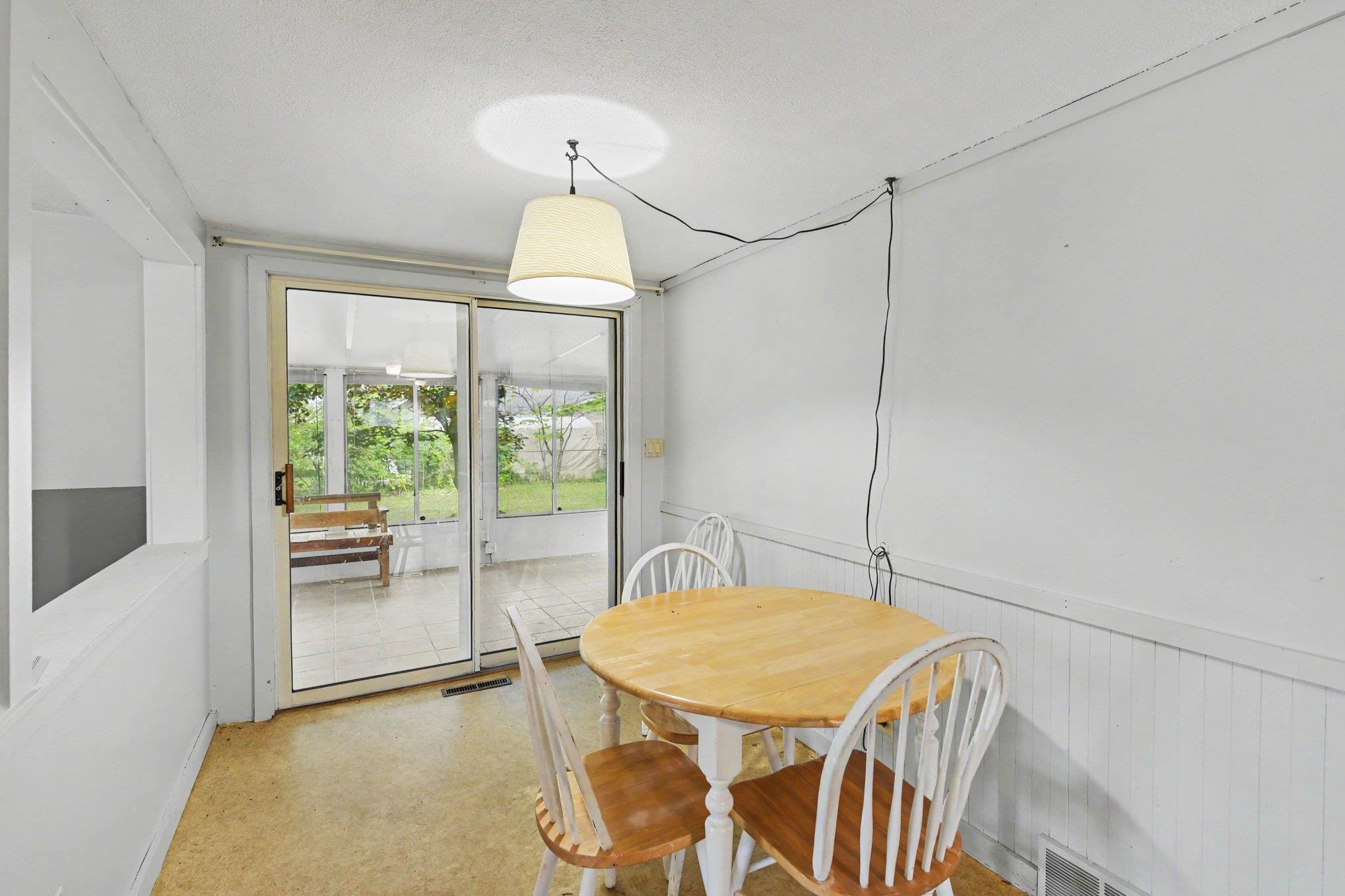 Photo 4 of Single family home for sale at 1237 Clinch St, Traverse City, MI 49686 | MLS# 78080073673 | Listing updated on 2026-09-18