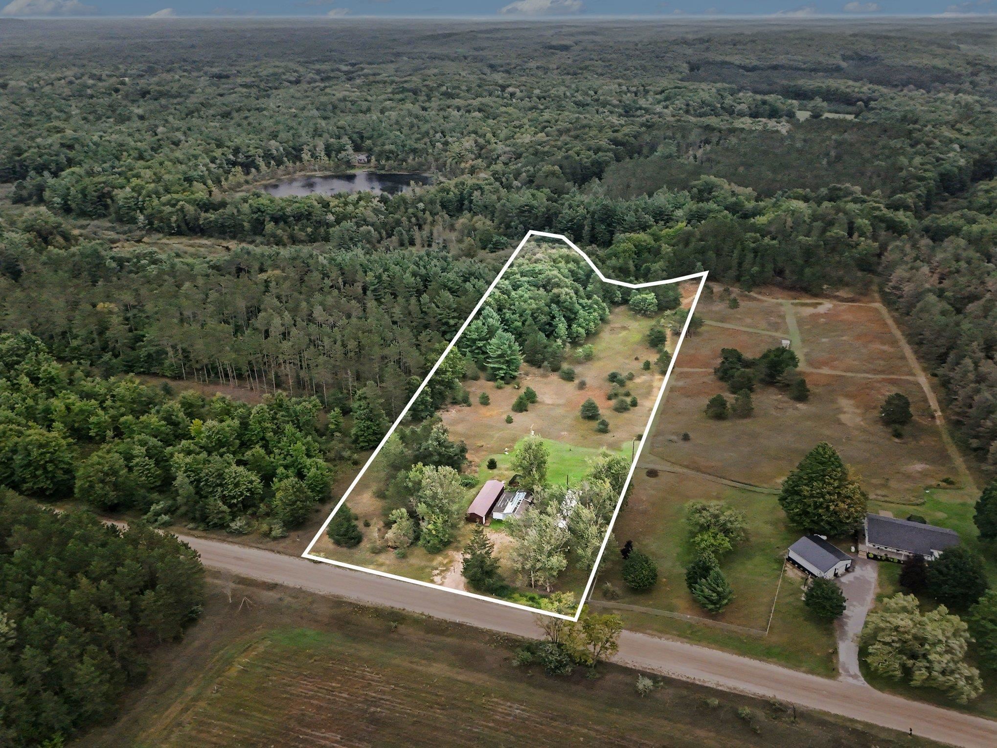 Photo 1 of Single family home for sale at 5470 N 19 1/2 Rd, Mesick, MI 49668 | MLS# 78080073675 | Listing updated on 2026-09-21