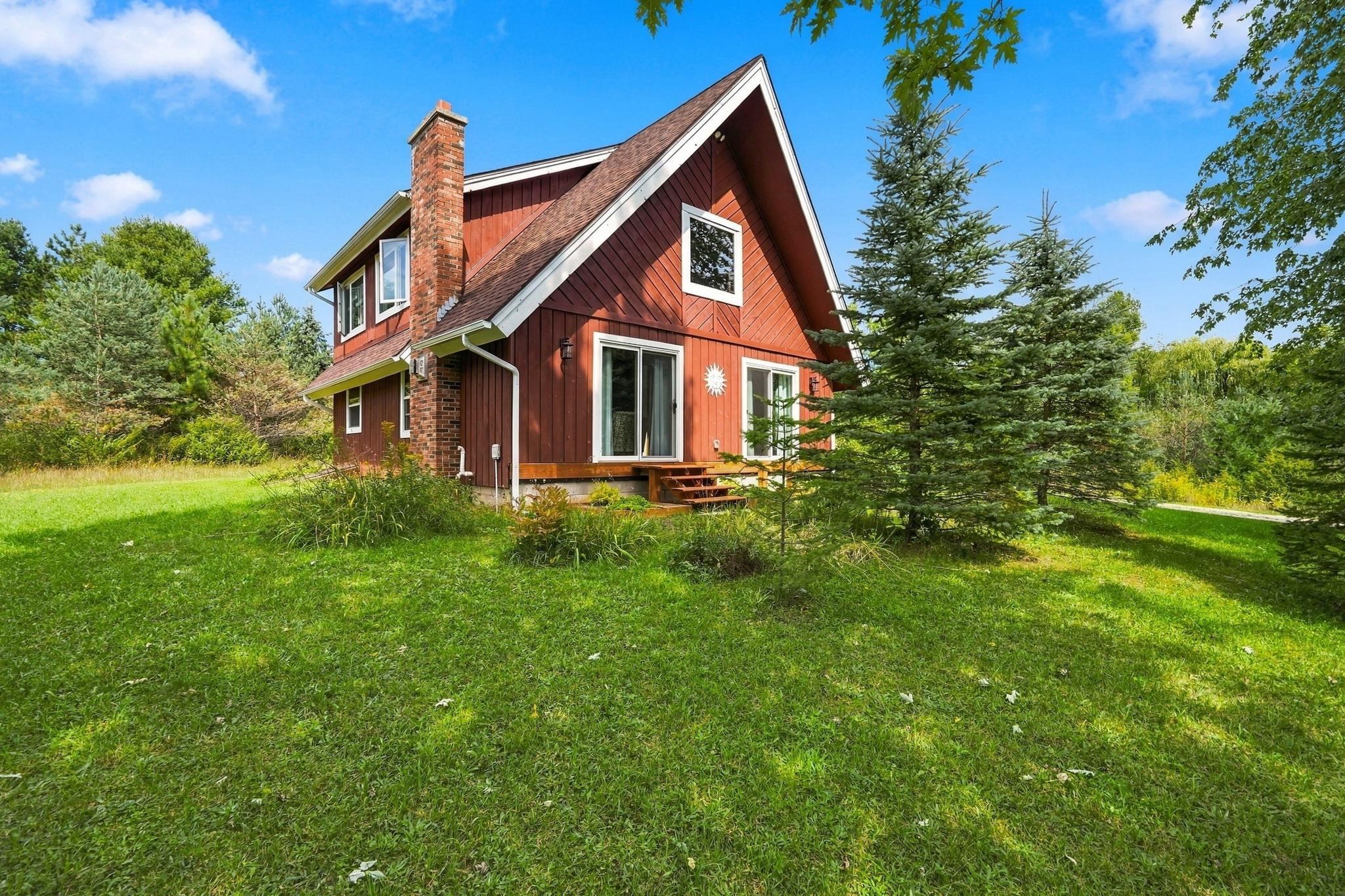Photo 4 of Single family home for sale at 13879 Phelps Rd, Charlevoix, MI 49720 | MLS# 78080073676 | Listing updated on 2026-09-18