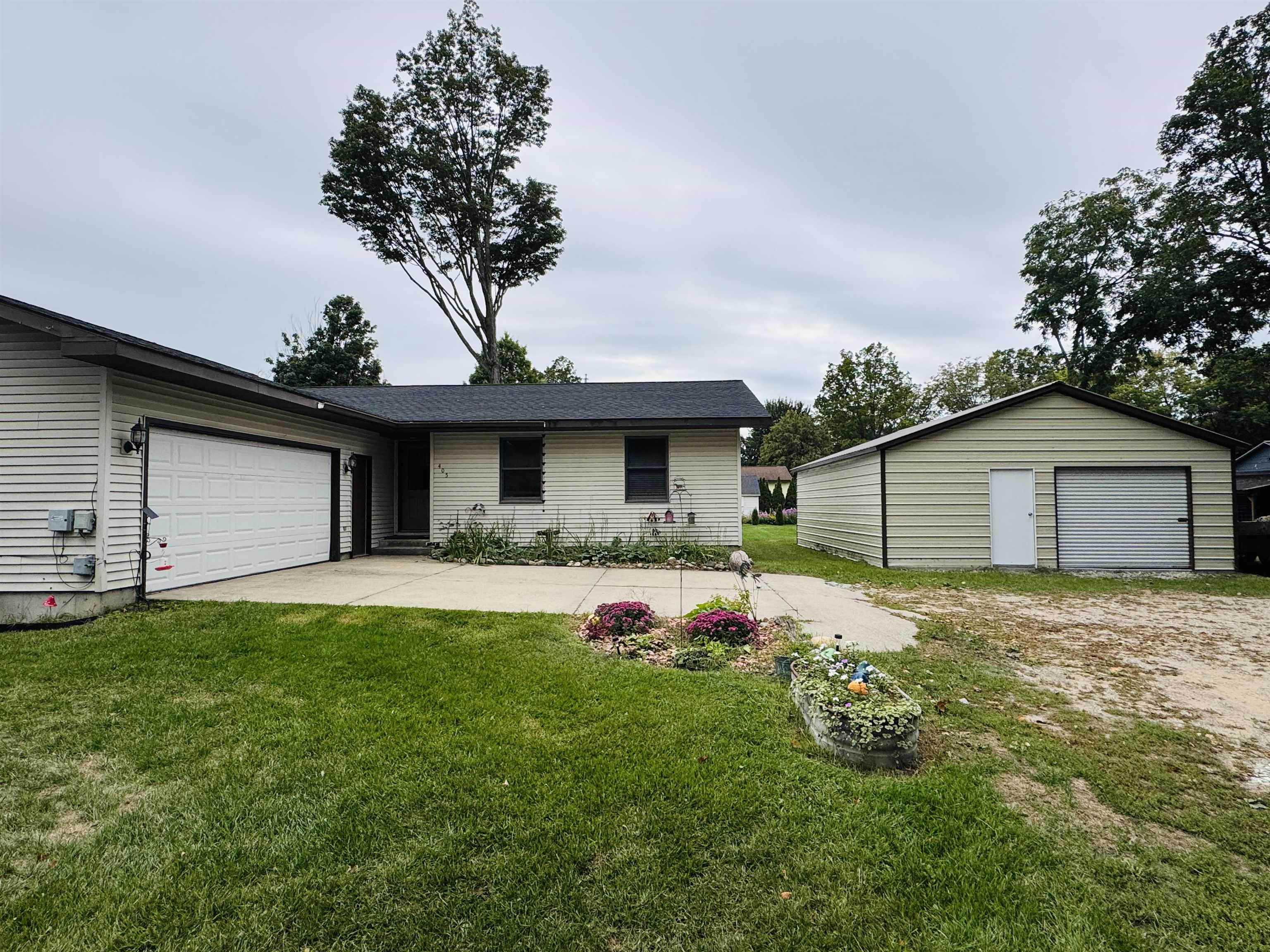 Photo 2 of Single family home for sale at 405 Pine St, Luther, MI 49656 | MLS# 78080073682 | Listing updated on 2026-09-21