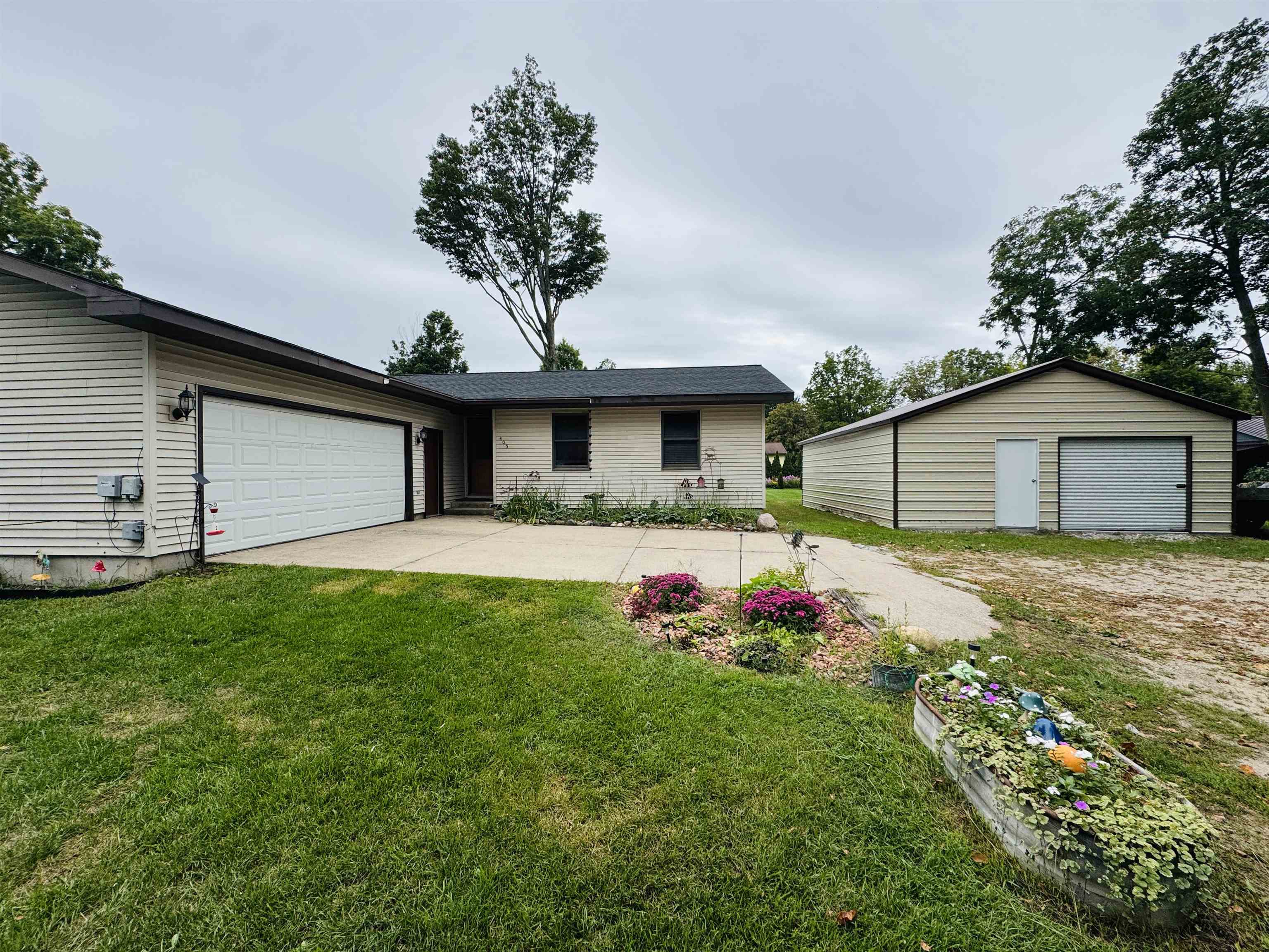 Photo 3 of Single family home for sale at 405 Pine St, Luther, MI 49656 | MLS# 78080073682 | Listing updated on 2026-09-21