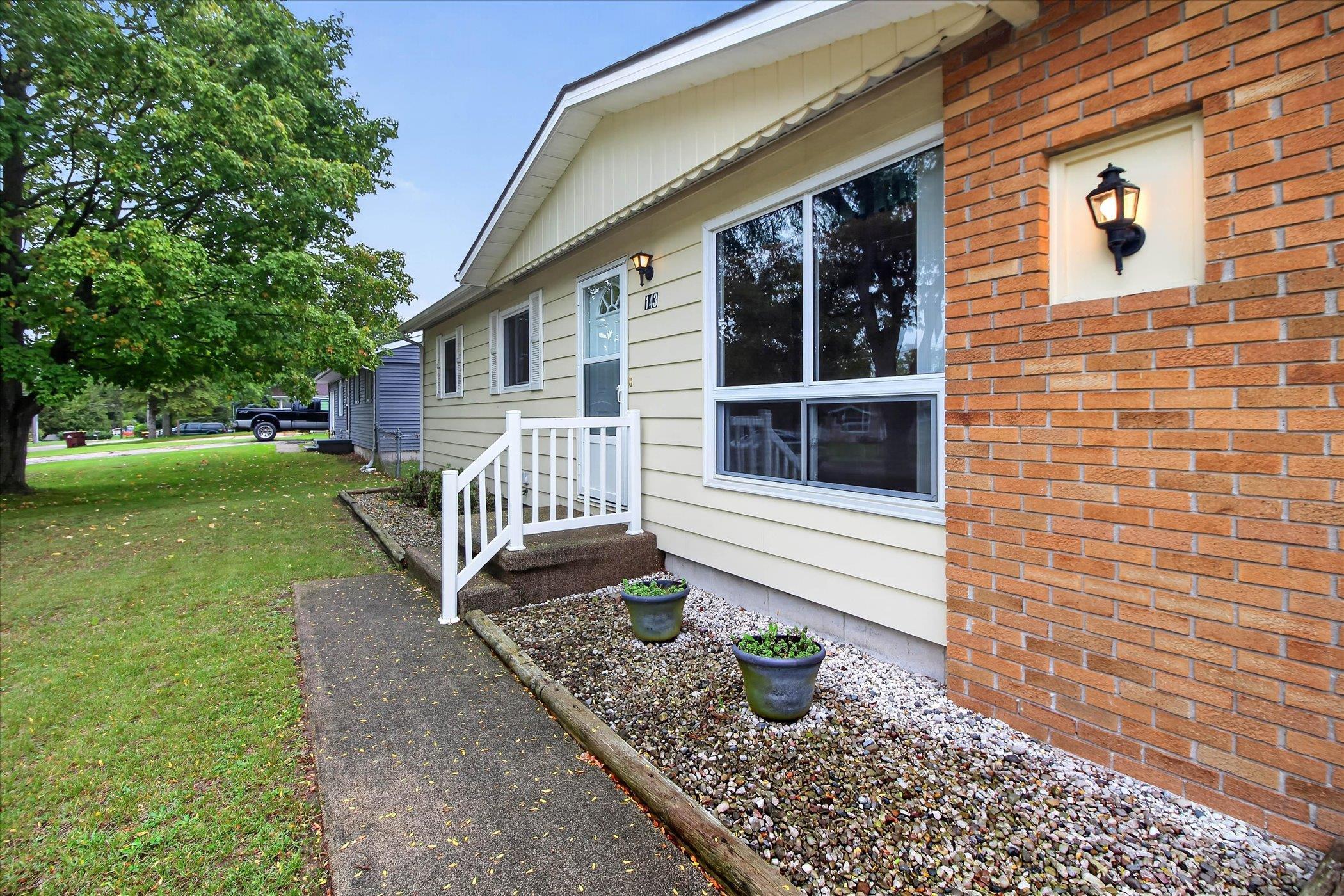 Photo 4 of Single family home for sale at 143 W Marshall St, Alma, MI 48801 | MLS# 79080073698 | Listing updated on 2026-09-25