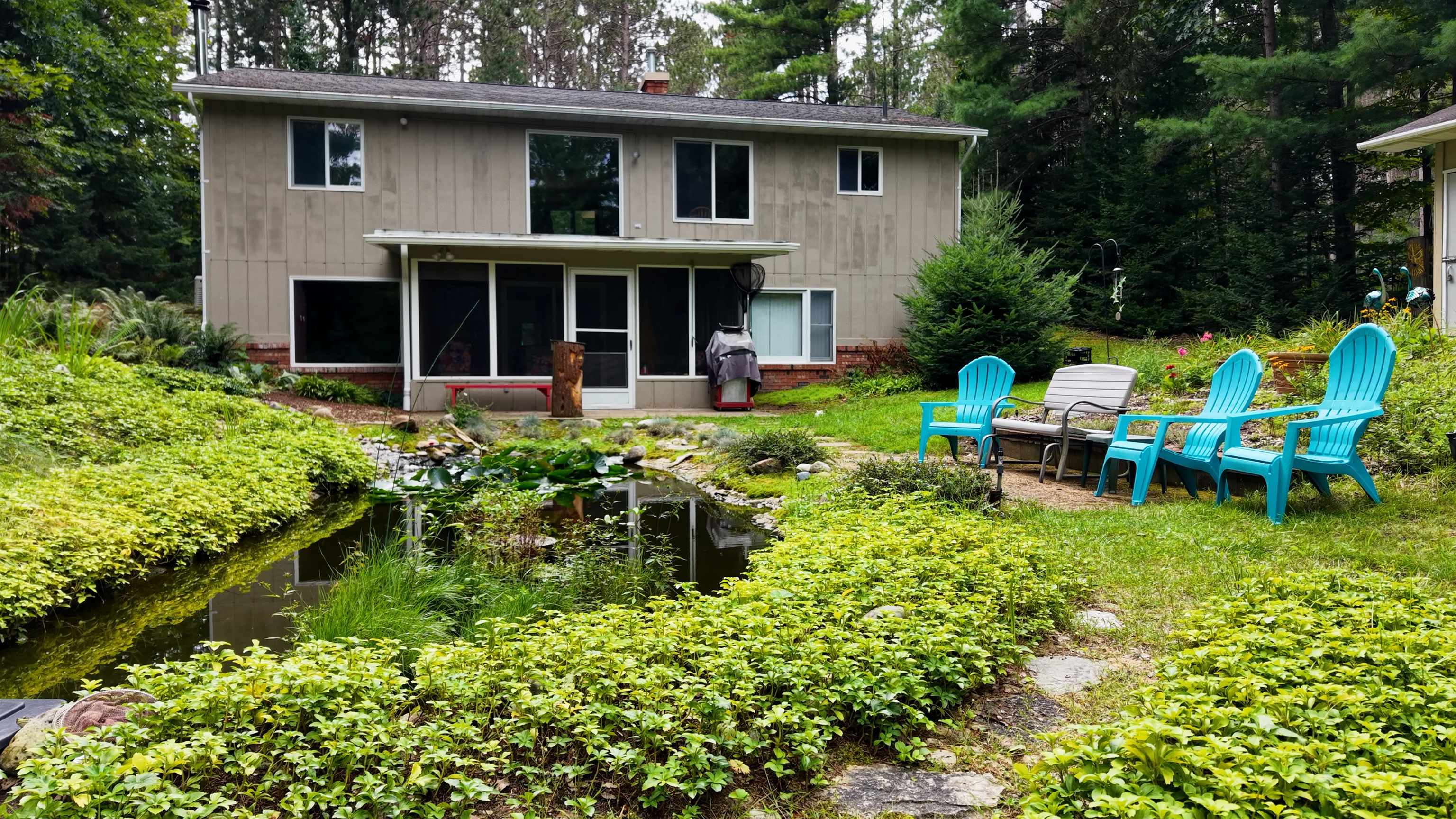 Photo 3 of Single family home for sale at 6136 Nw Aarwood Rd, Rapid City, MI 49676 | MLS# 78080073701 | Listing updated on 2026-10-07