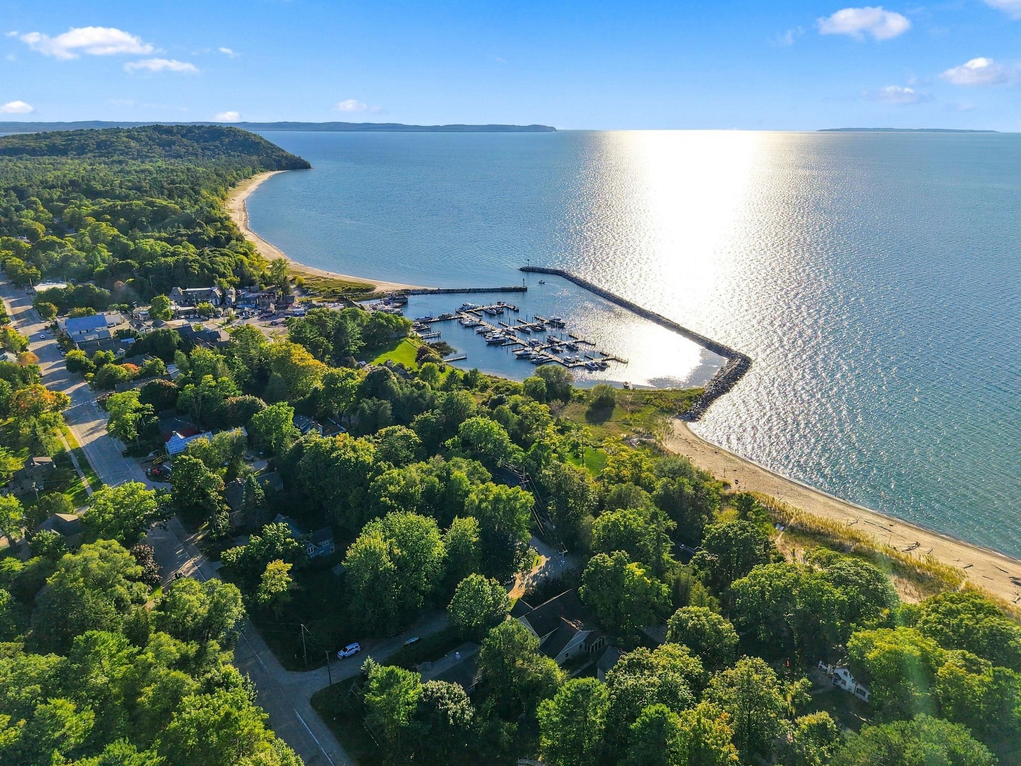 Photo 1 of Single family home for sale at 400 N Lake St, Leland, MI 49654 | MLS# 78080073706 | Listing updated on 2026-09-19