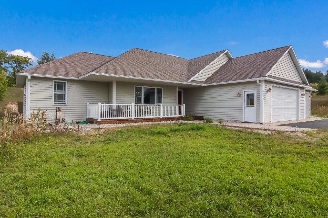 Photo 1 of Single family home for sale at 2424 Tyler Hills Dr, Traverse City, MI 49685 | MLS# 78080073707 | Listing updated on 2026-09-24