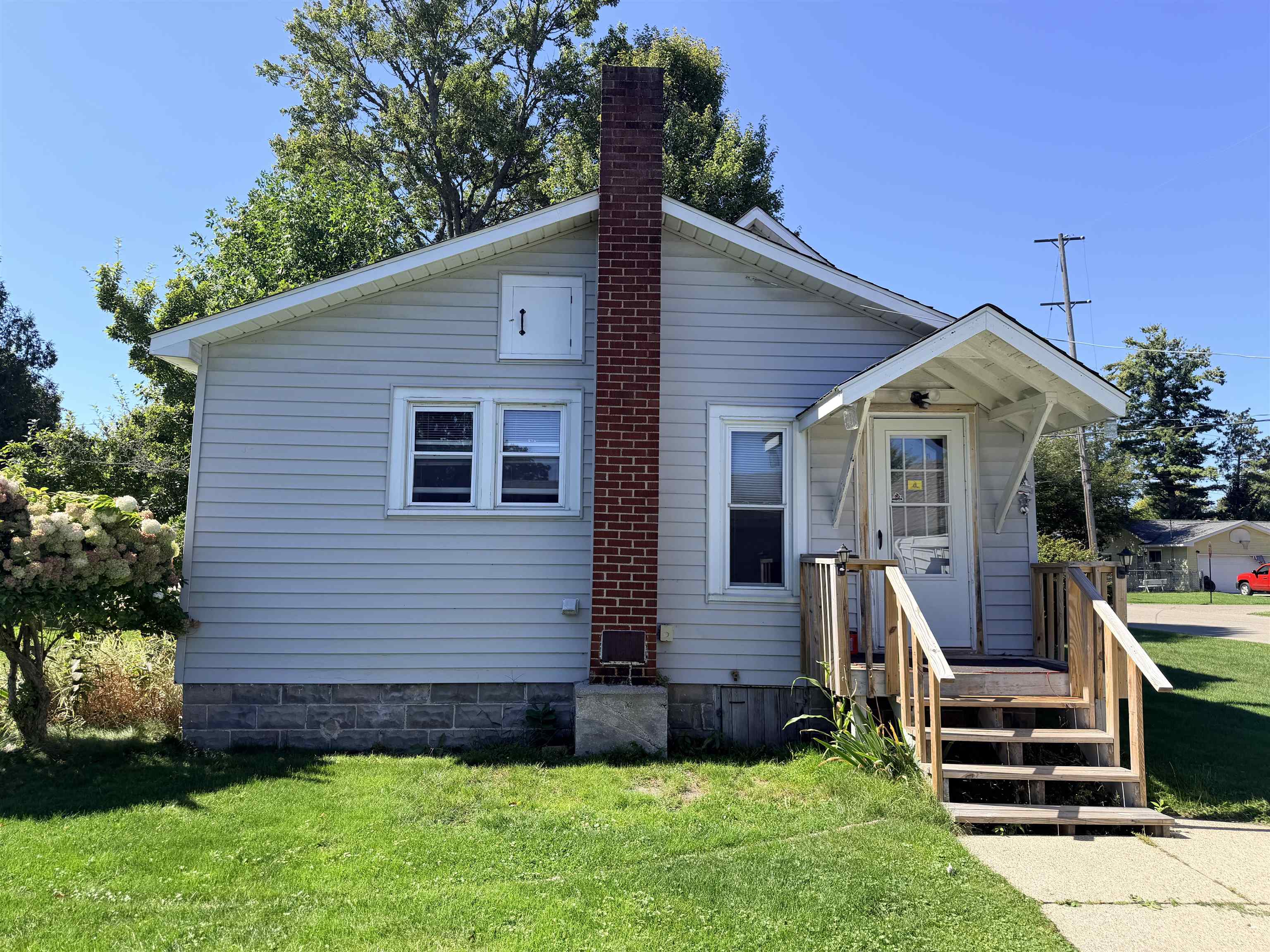 Photo 1 of Single family home for sale at 520 Tawas St, East Tawas, MI 48730 | MLS# 77080073730 | Listing updated on 2026-09-29