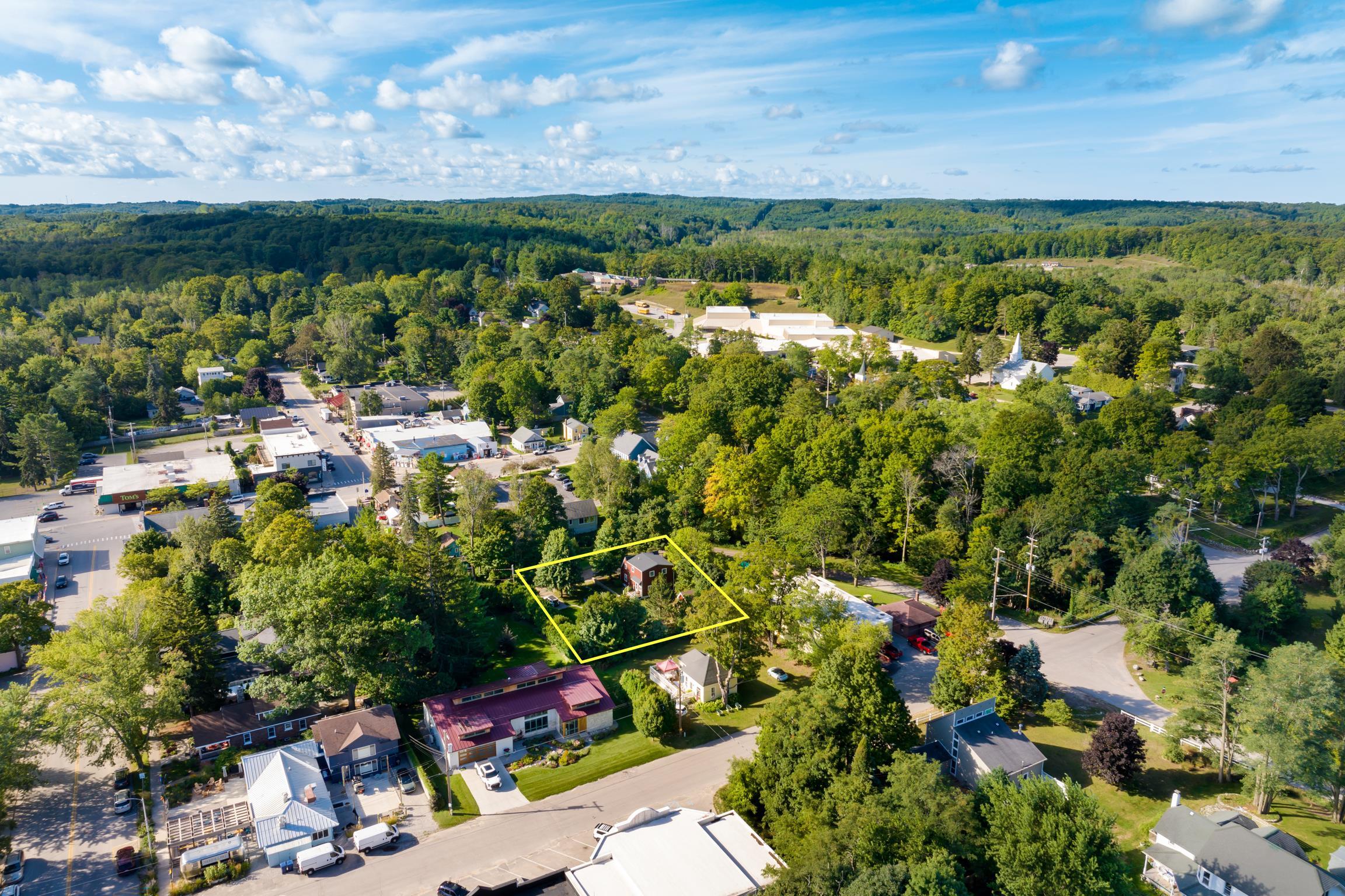 Photo 4 of Single family home for sale at 110 W Park Dr, Northport, MI 49670 | MLS# 78080073740 | Listing updated on 2026-09-23
